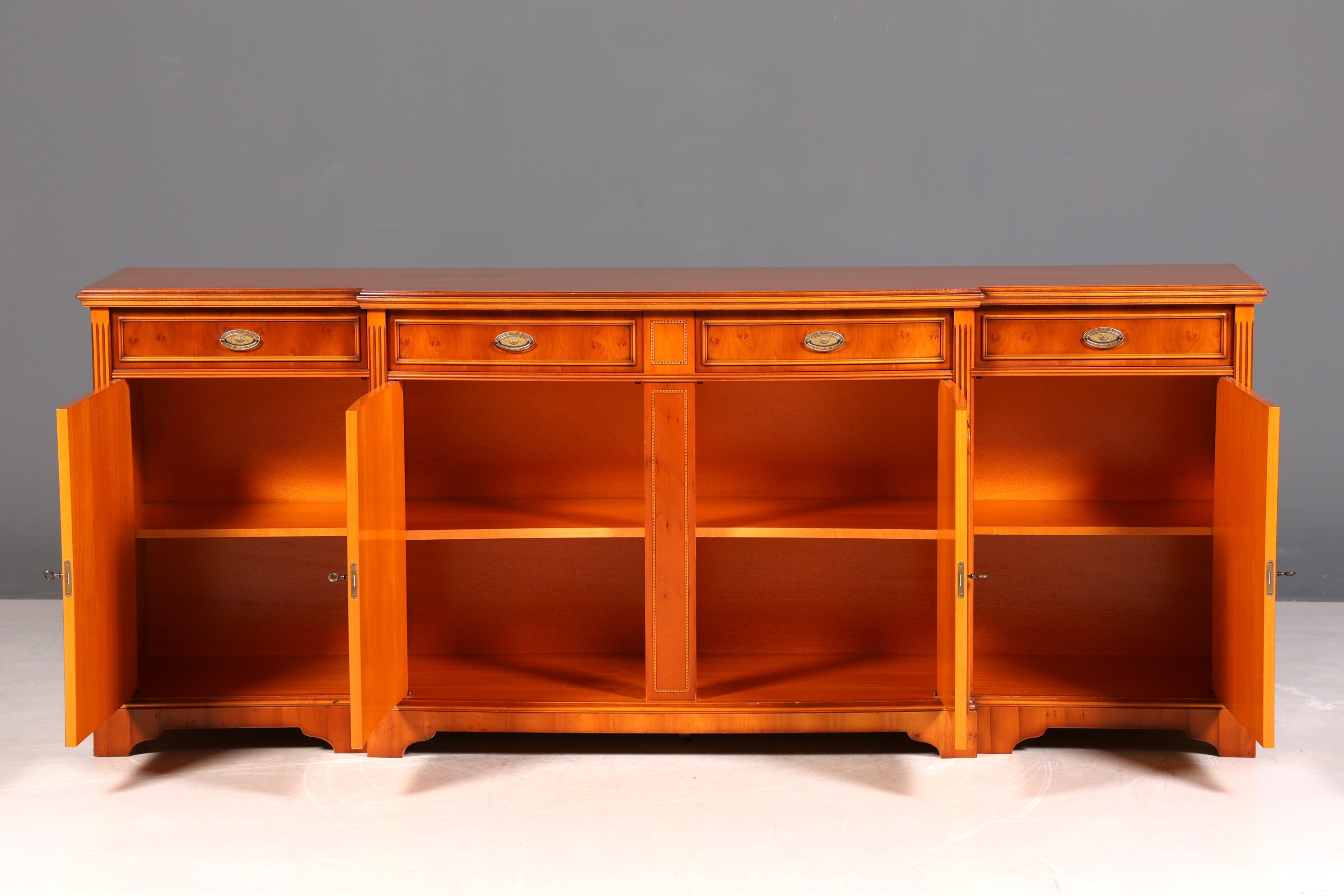 G214 Finish cm Wunderschönes Englisches Sideboard Eibe Schrank Antik Stil Buffetschrank Kommode (Kopie)