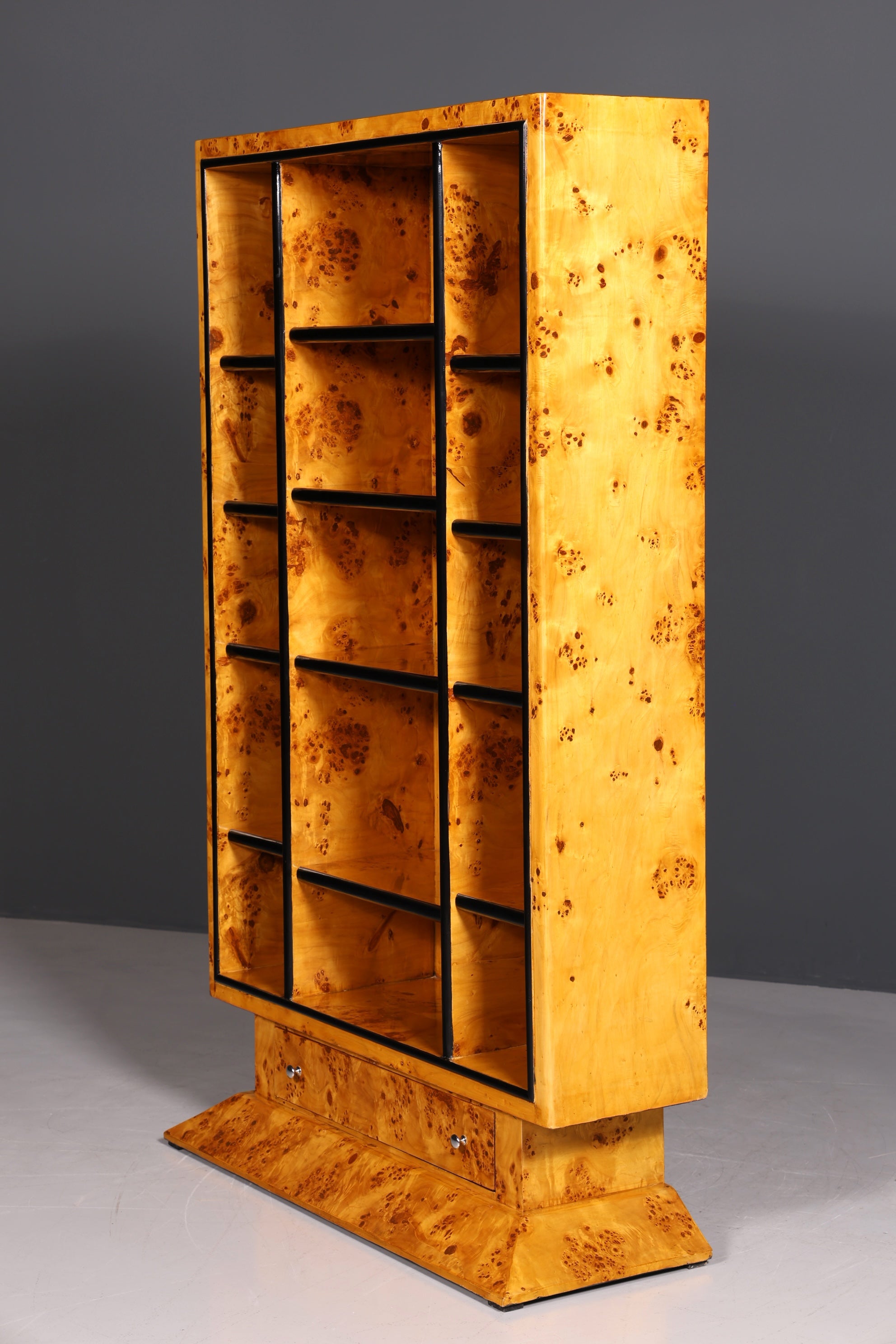 Bibliothèque impressionnante en bouleau au design Art déco, étagère de luxe, style Biedermeier