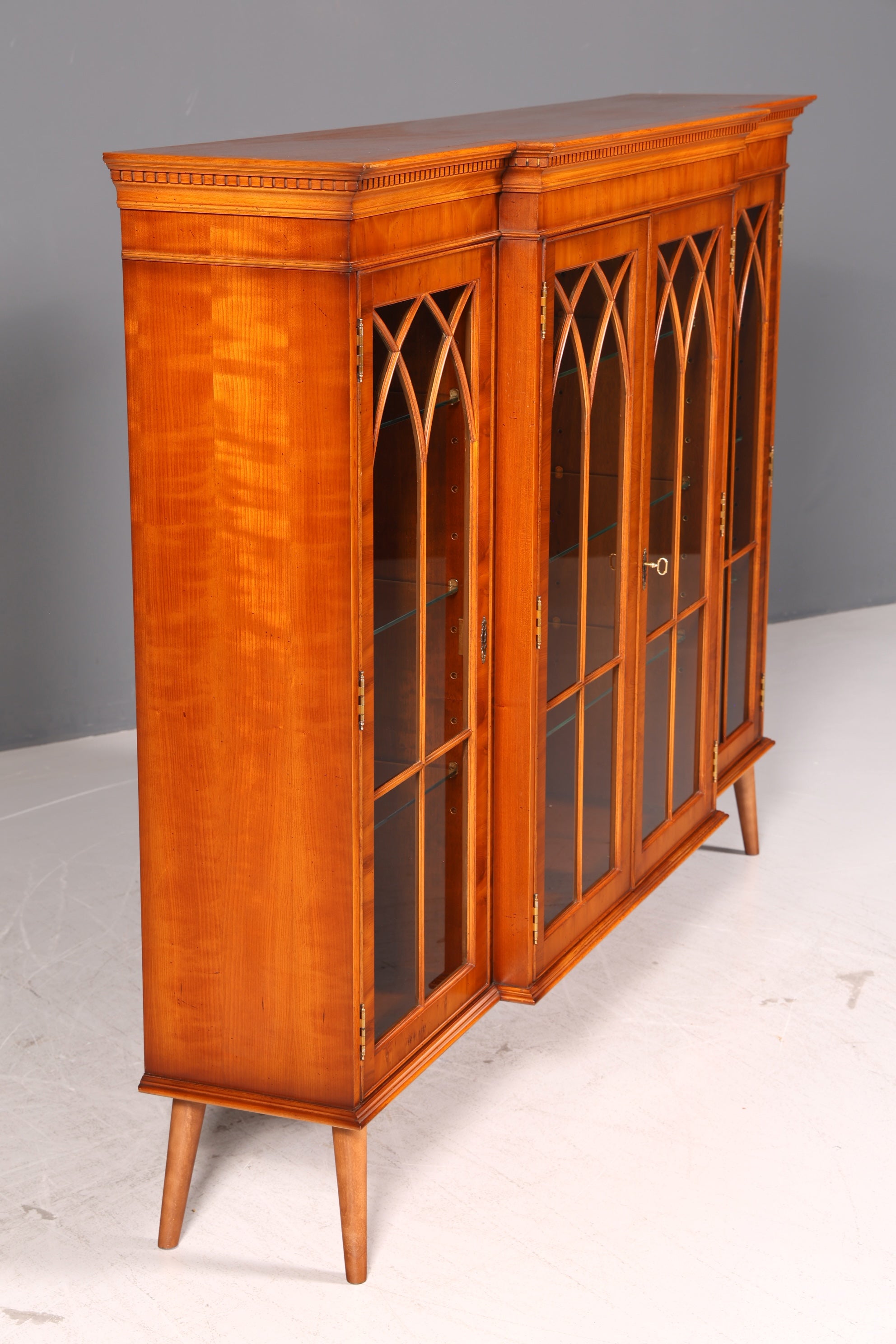 Wunderschöner Englischer Vitrinenschrank Bücherschrank Bibliothek Vitrine Glasvitrine 60er Mid Century Geschirrschrank Highboard