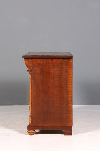 Magnifique commode/buffet Louis Philippe en noyer, époque Gründerzeit (fin du XIXe siècle), vers 1880.