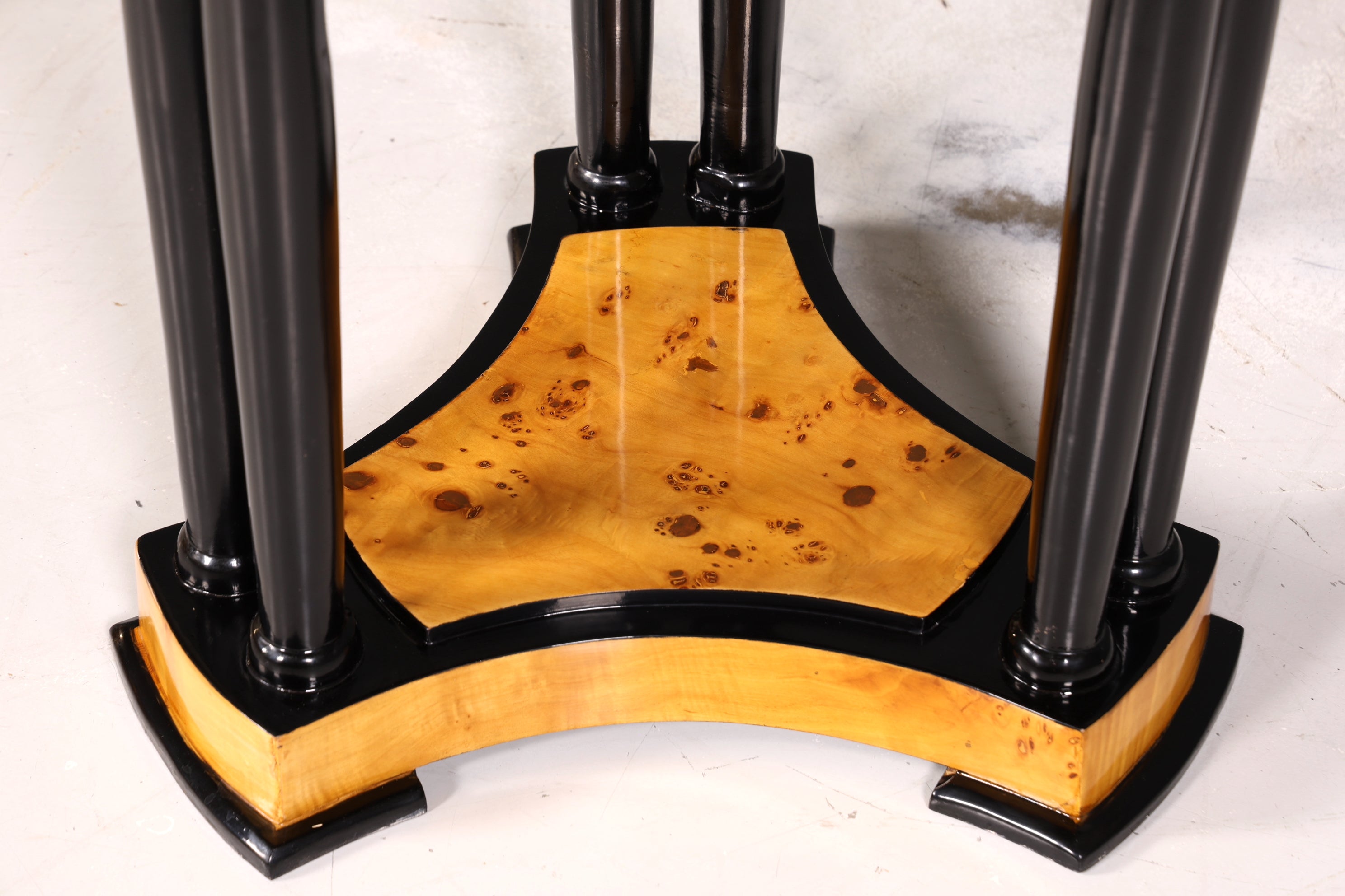 Stilvoller Art Deco Stil Tisch Luxus Couchtisch Biedermeier Ablagetisch Birke Wohnzimmer Tisch