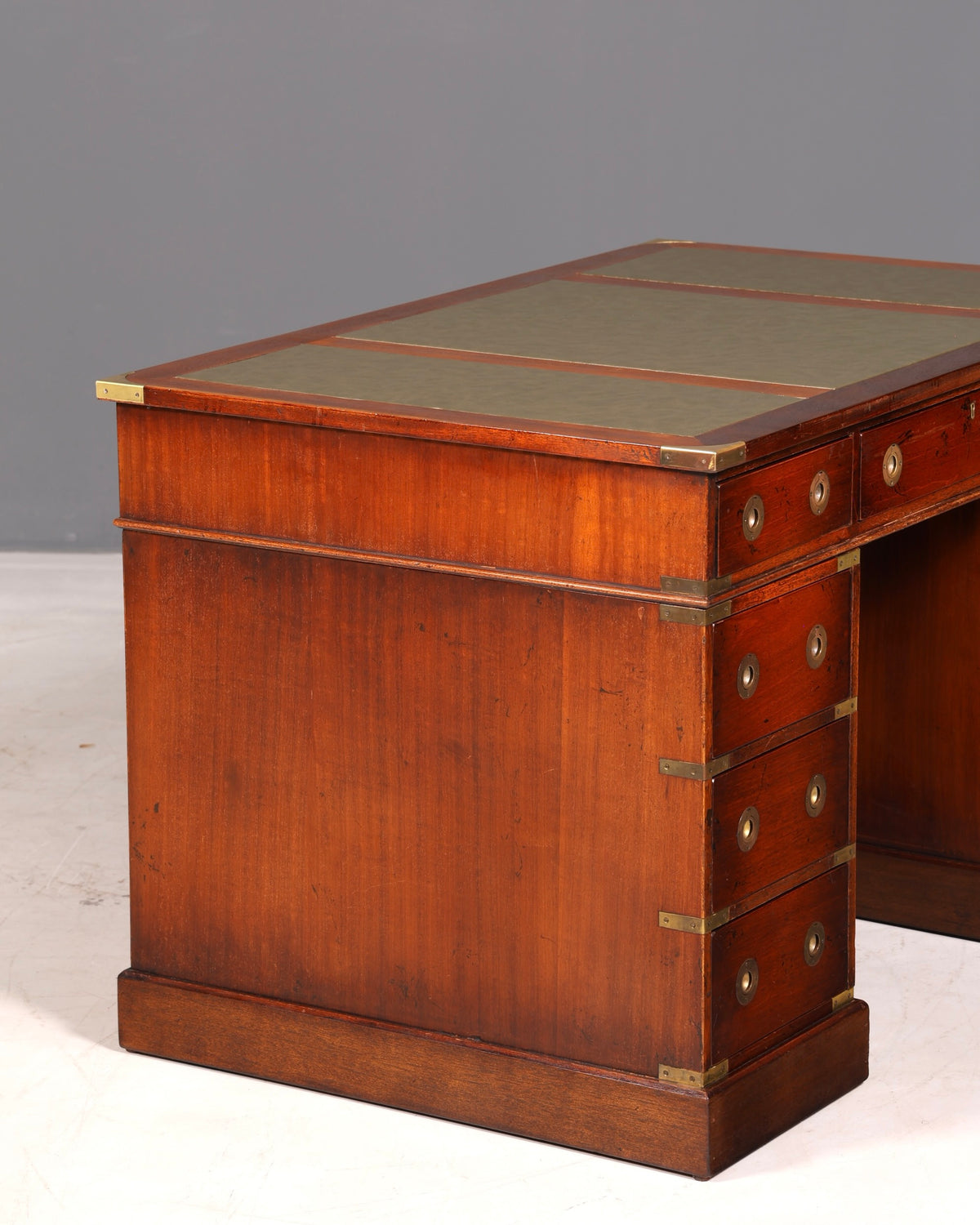 Élégant bureau maritime, coffre militaire anglais, bureau professionnel, office table