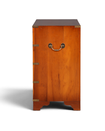 Hauptstadt Möblerei maritime Military Chest Kommode aus massivem Holz mit Messingbeschlägen und Seitengriff