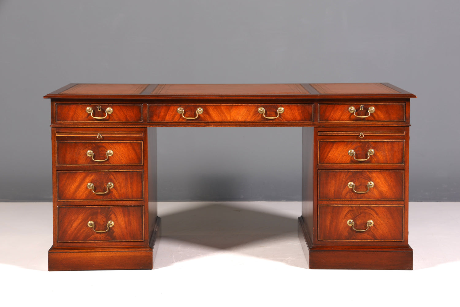 Wunderschöner Englischer Schreibtisch echt Lederauflage Bürotisch Mahagoni Antik Stil Office Desk