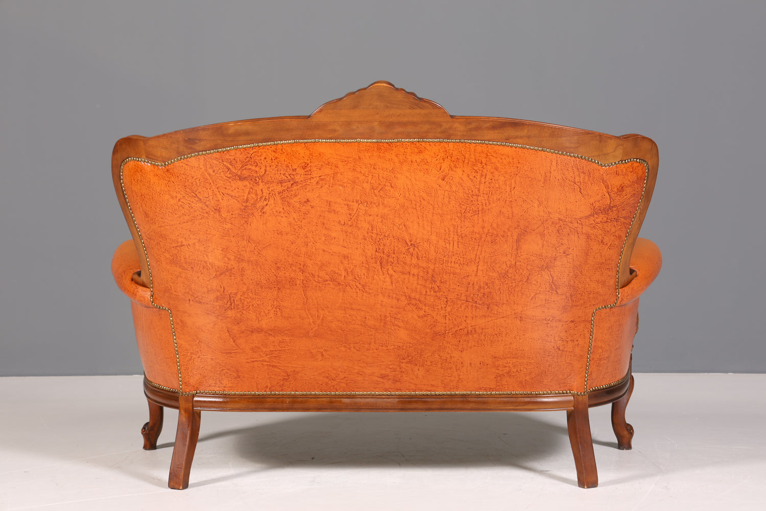 Königliches Barock Sofa 2-Sitzer echt Leder Rokoko Canapé Luxus Chesterfield Couch