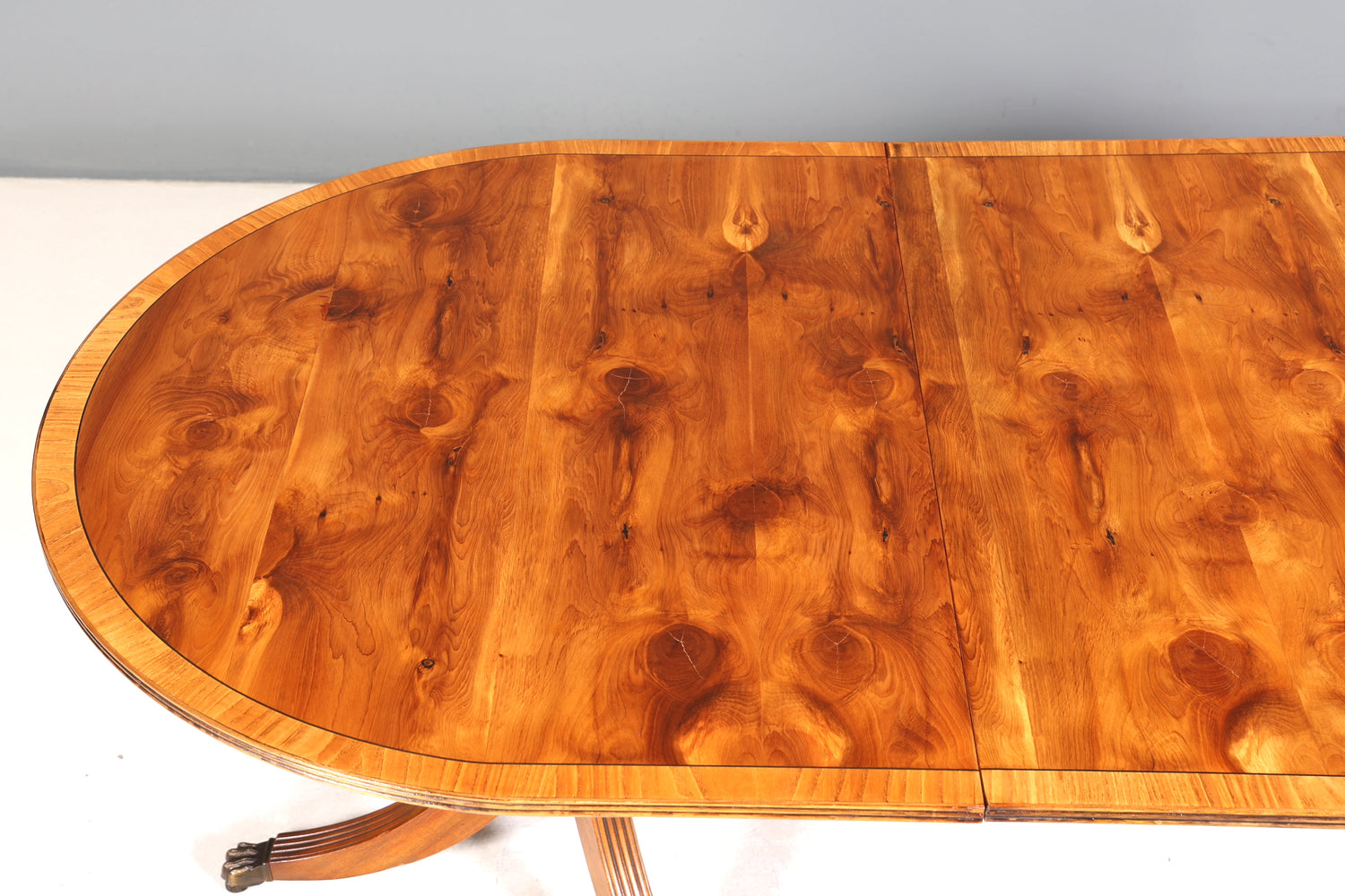 E830 Finish Wunderschöner Englischer Tisch ausziehbarer Esstisch Antik Stil 60s Küchentisch Eibe