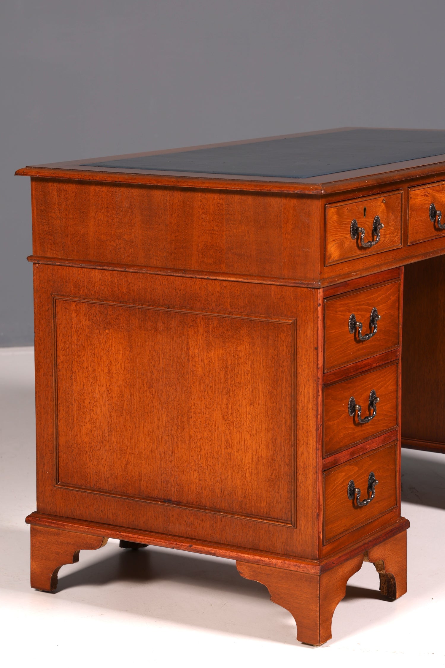 Beautiful English desk, cherry wood, genuine leather inlay, office desk, antique vintage
