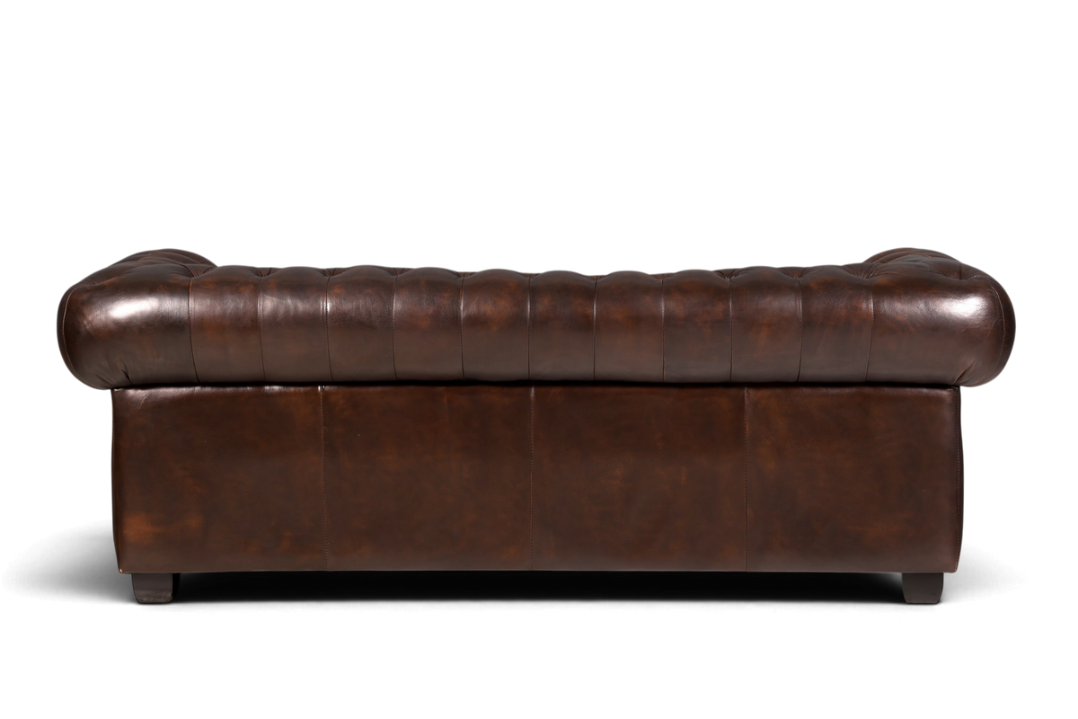 Hauptstadt Möblerei Original Chesterfield 3-Sitzer Sofa aus braunem Echtleder mit klassischer Knopfheftung, Rückansicht