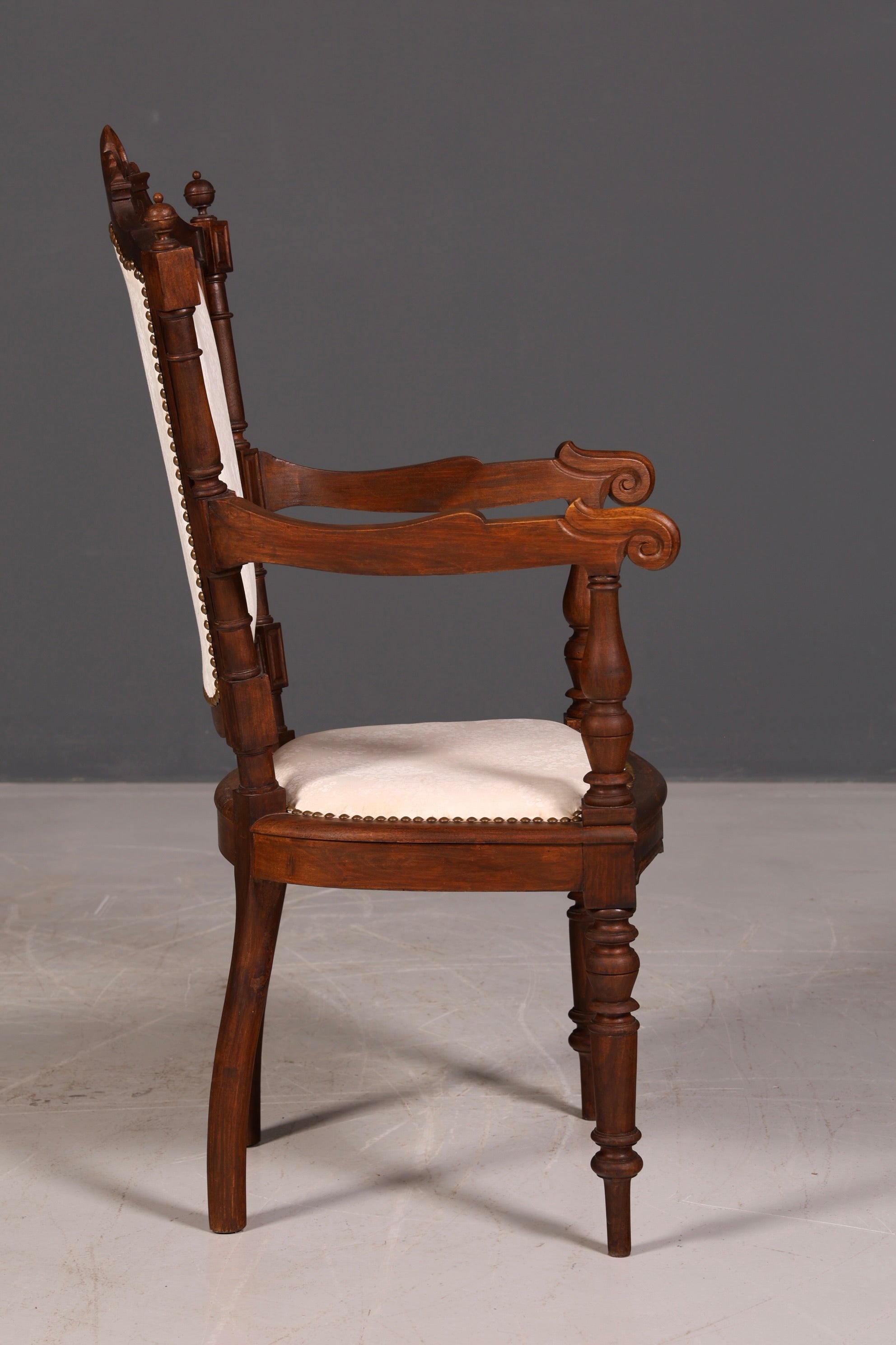 Élégant fauteuil de style néorenaissance, chaise ancienne de l’époque Gründerzeit, chaise de secrétaire, chaise de bureau, chaise rembourrée 2 sur 2
