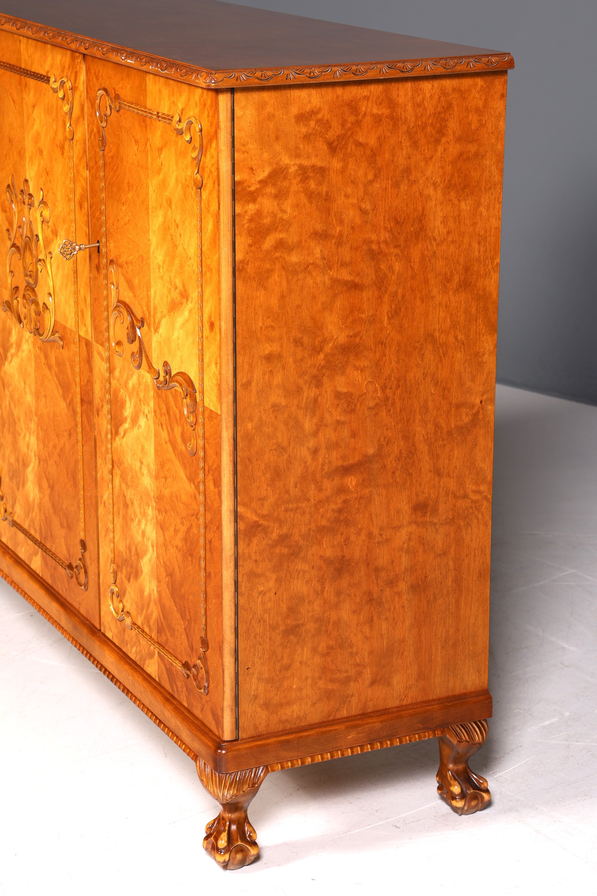 Élégant meuble de style Chippendale, style baroque, vertiko, haut-meuble, antiquité des années 1950/60, commode, classeur, armoire à linge