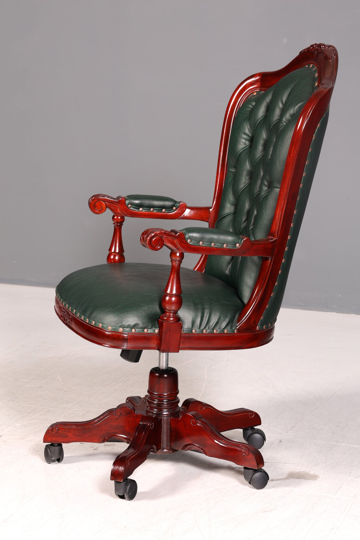 Edler Chesterfield Chefsessel Bürostuhl Grün Mahagoni Schreibtischstuhl Drehstuhl Englisch Vintage