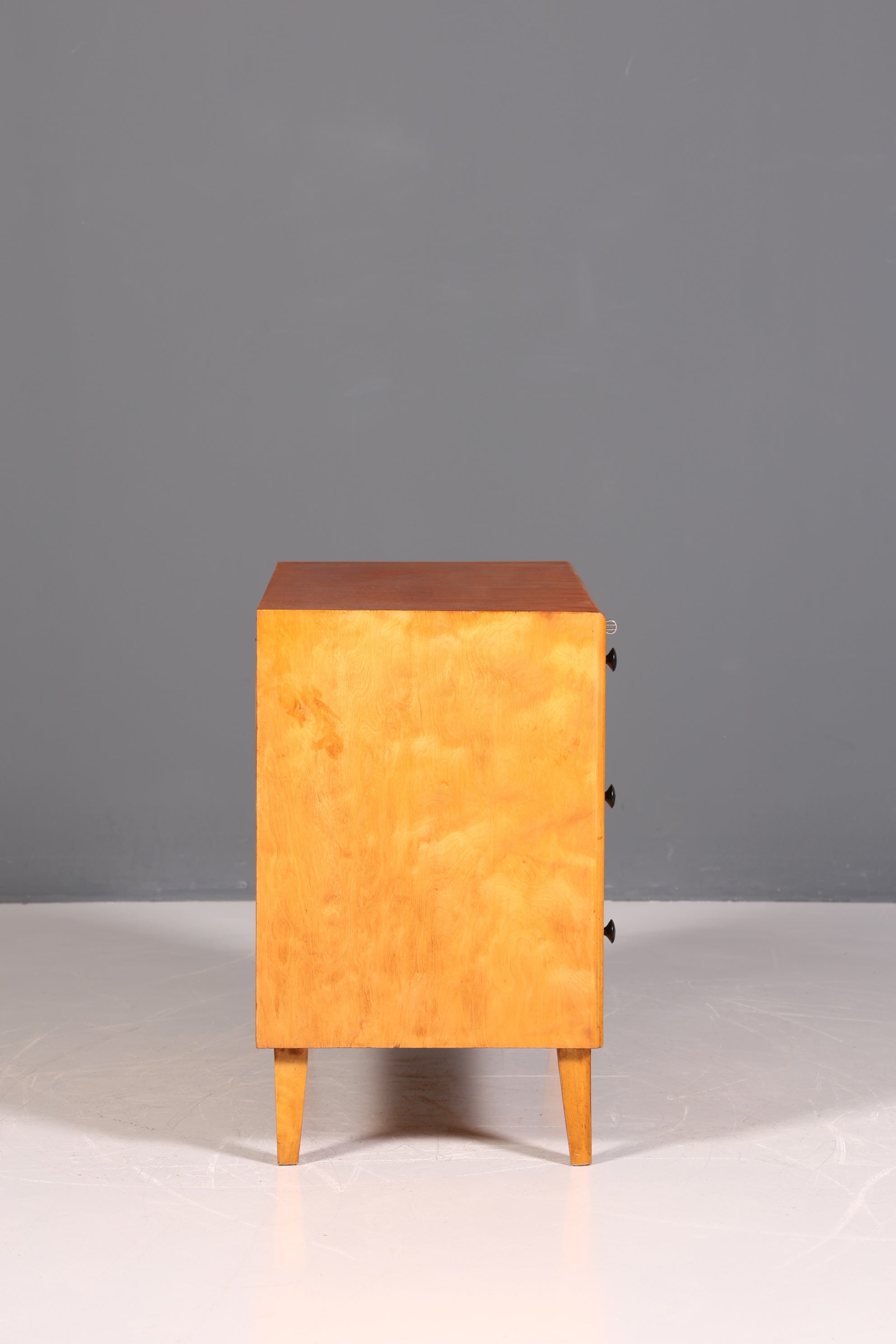 Magnifique commode vintage des années 60, idéale pour une entrée ou un salon.