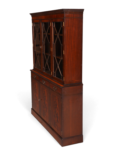 Hauptstadt Möblerei englische Mahagoni Vitrine aus den 60ern mit verglasten Türen und massivem Holz