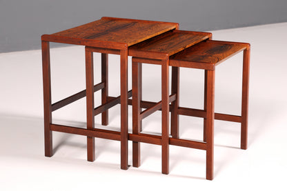 Ensemble de tables Filigranes du milieu du siècle, tables basses en palissandre, lot de 3 tables gigognes vintage, tables d’appoint découpées au laser