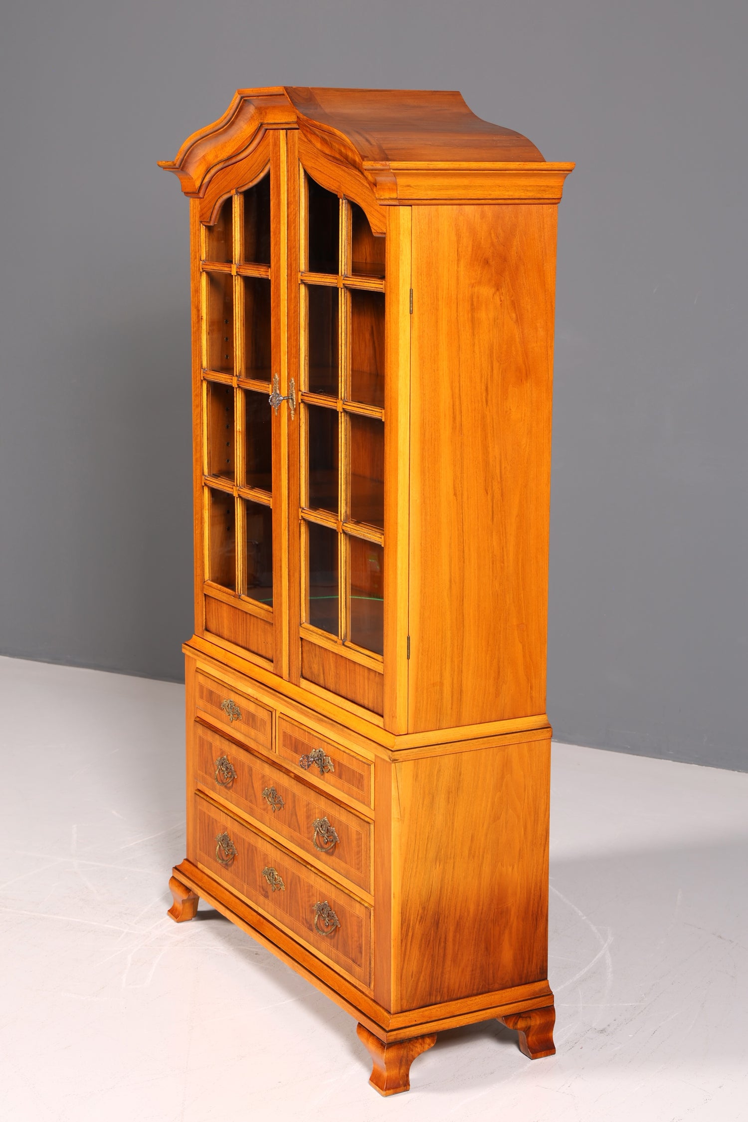 Wunderschöne Englische Vitrine Nussbaum Antik Bücherschrank Bibliothek Schubladen Massiv Holz Vintage