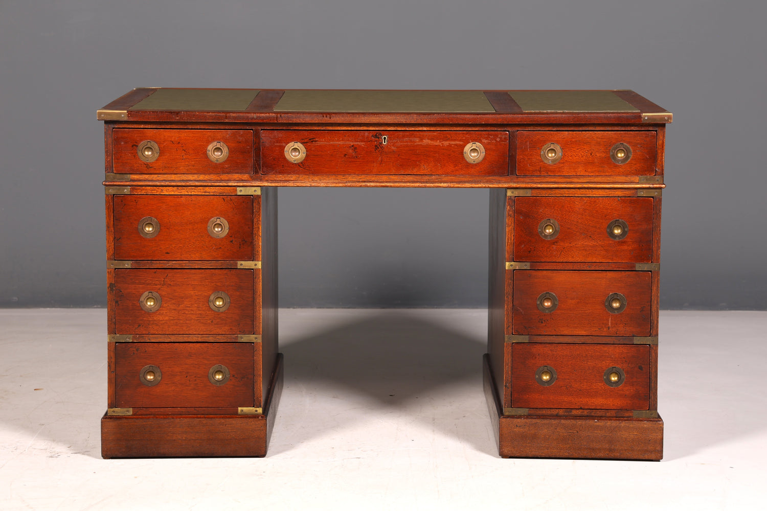Élégant bureau maritime, coffre militaire anglais, bureau professionnel, office table
