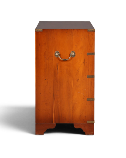 Hauptstadt Möblerei maritime Military Chest Kommode aus massivem Holz mit versenkten Messingbeschlägen und Griffen