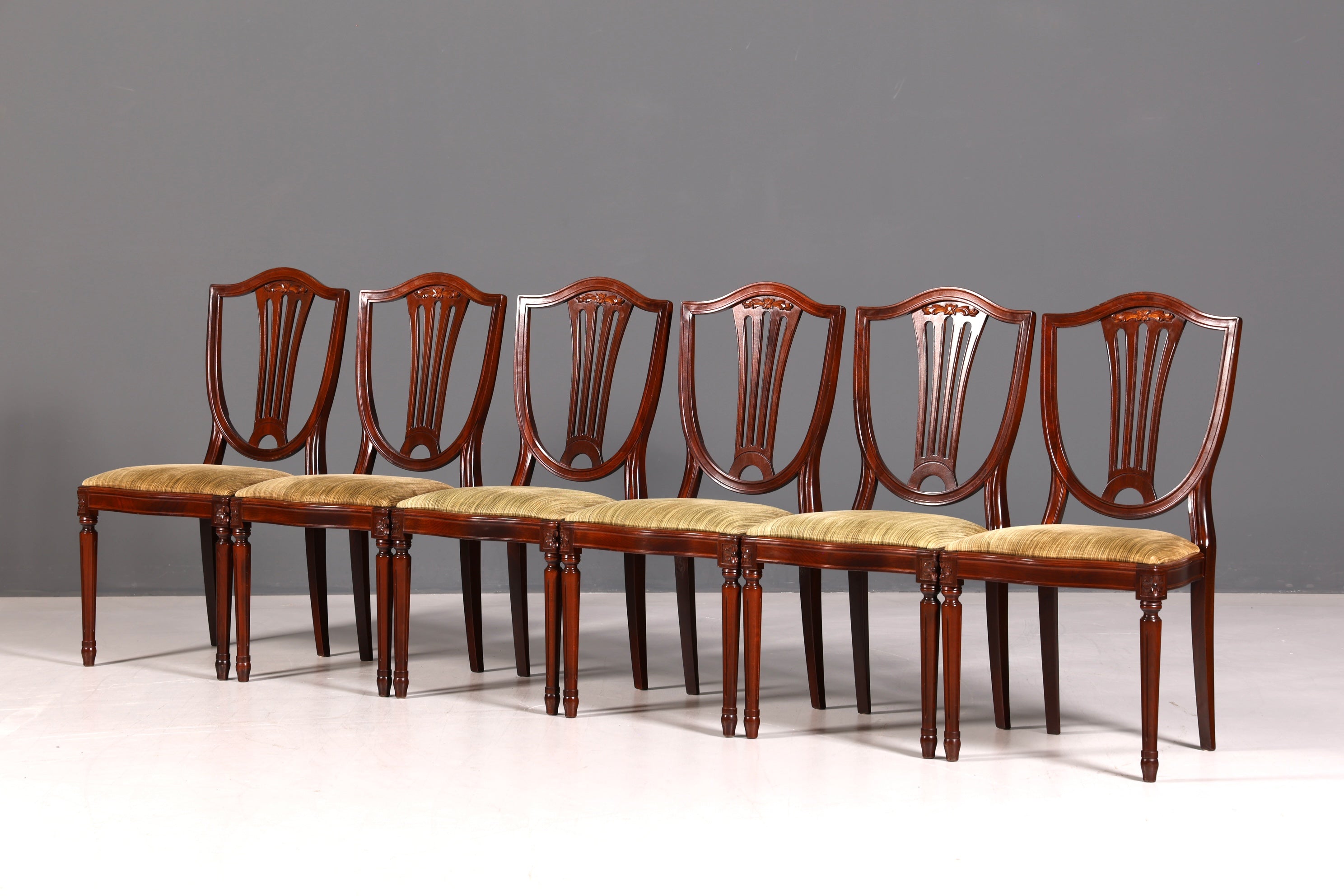 6x Traumhafte Stühle im Gustavianischen Stil Englisch Küchenstühle Antik Stuhl Set Esszimmer