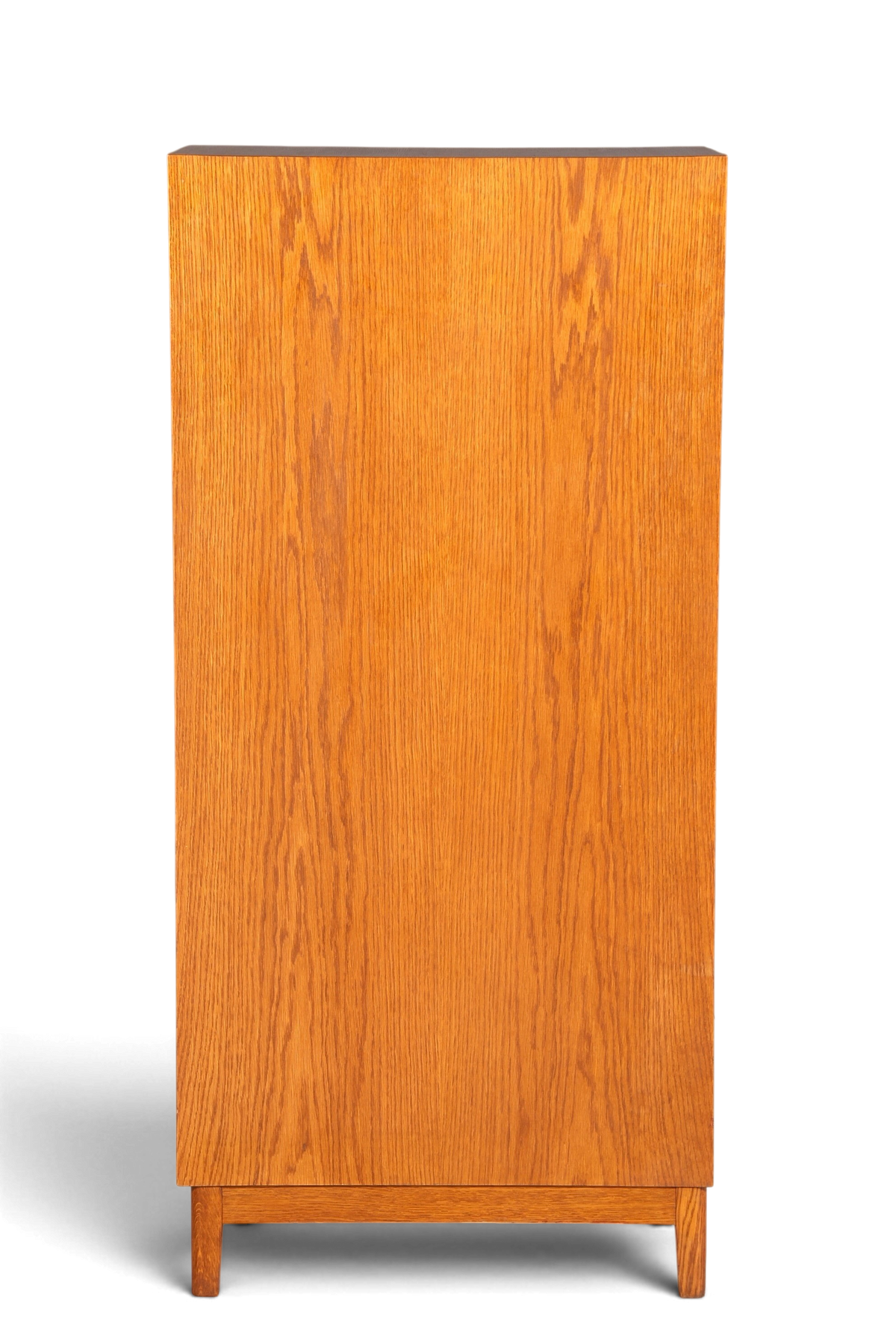 Hauptstadt Möblerei Mid Century Aktenschrank aus massivem Holz mit schmaler Vertiko-Form und schöner Maserung