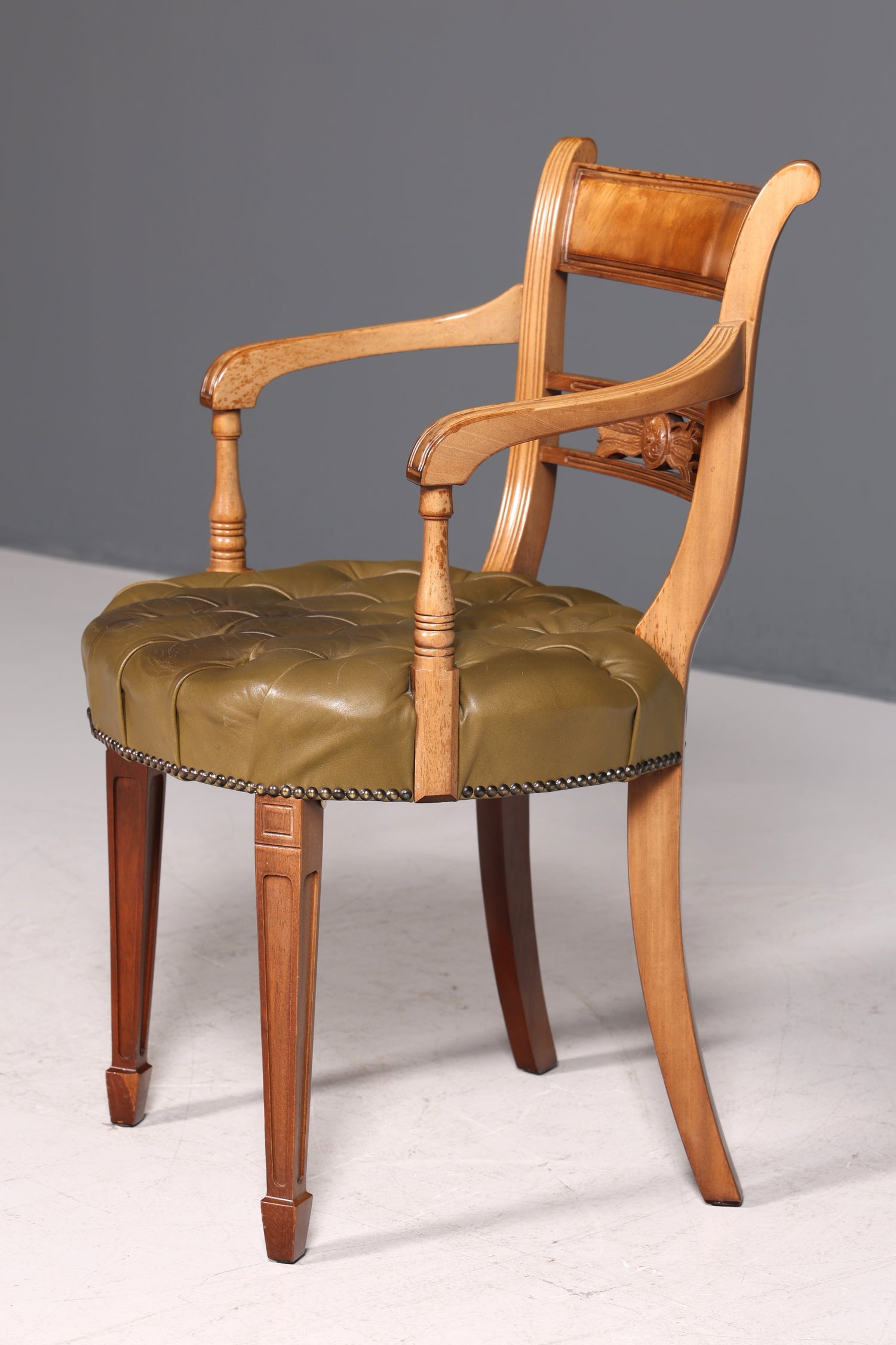 Magnifique fauteuil Chesterfield, chaise secrétaire Anno Dom, chaise de cuisine anglaise en cuir véritable, 2 sur 2