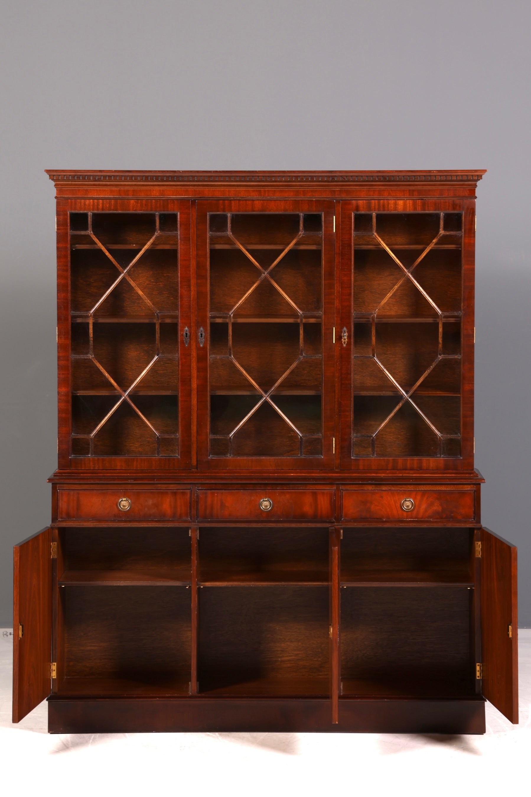 Wunderschöne Englische Vitrine Bibliothek Bücherschrank UK Buffet Schrank 60s Jahre