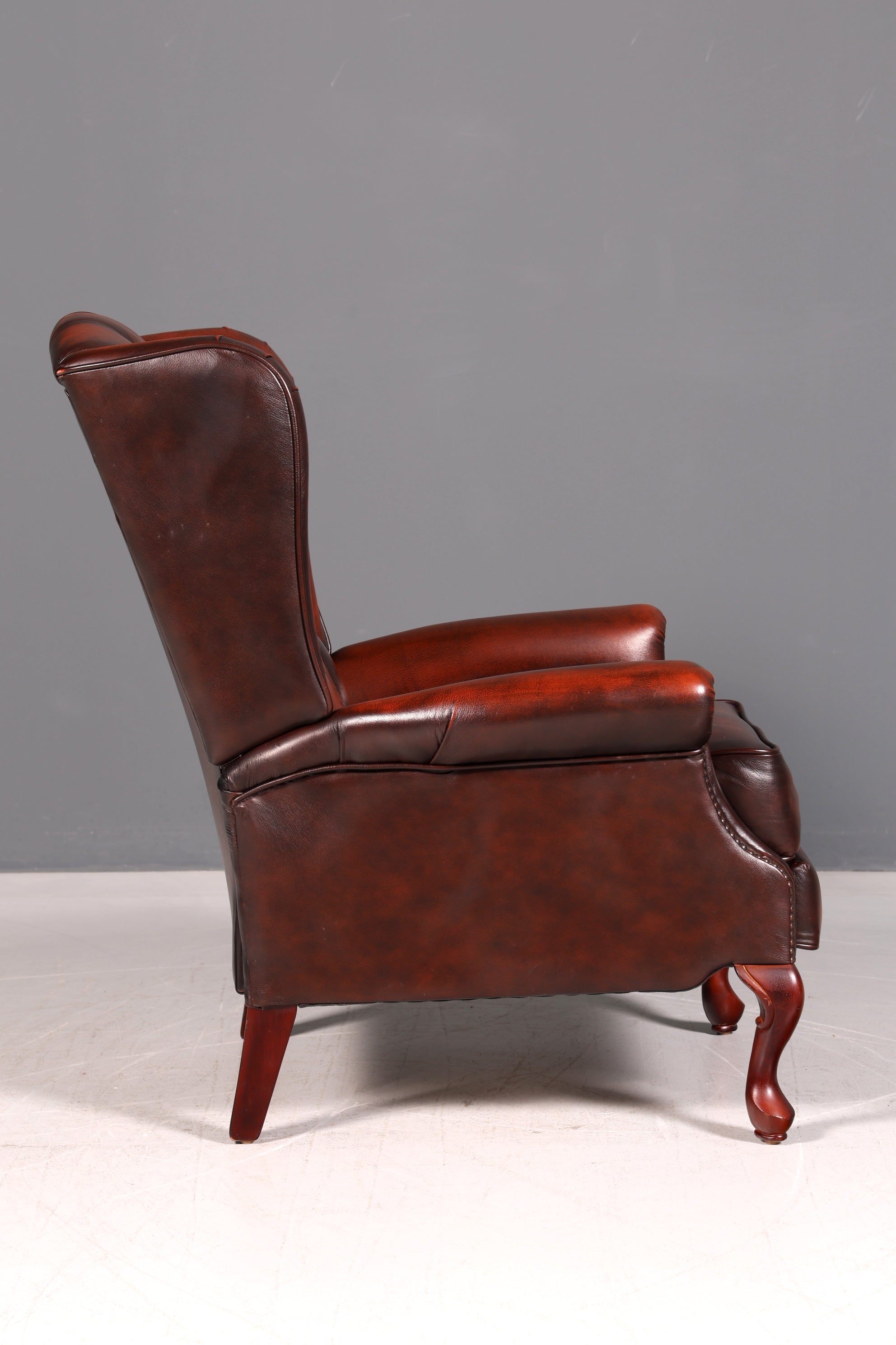 Stilvoller Original Chesterfield Queen Anne Ohrenbackensessel Englisch Echt Leder Herrensessel UK Armlehnsessel Lesesessel Vintage