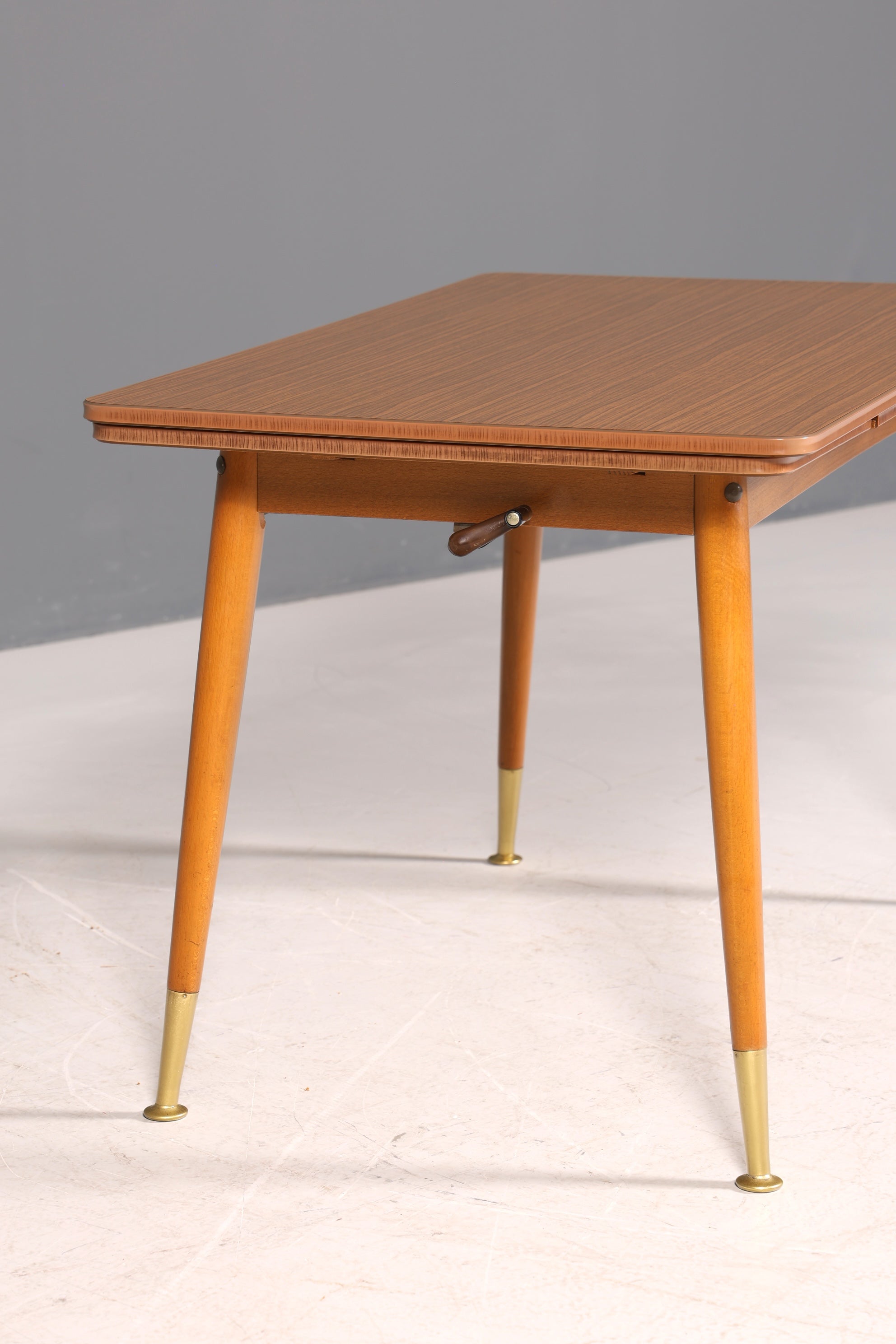 F964 Finish Wunderschöner Mid Century Küchentisch Vintage Tisch ausziehbar und höhenverstellbar