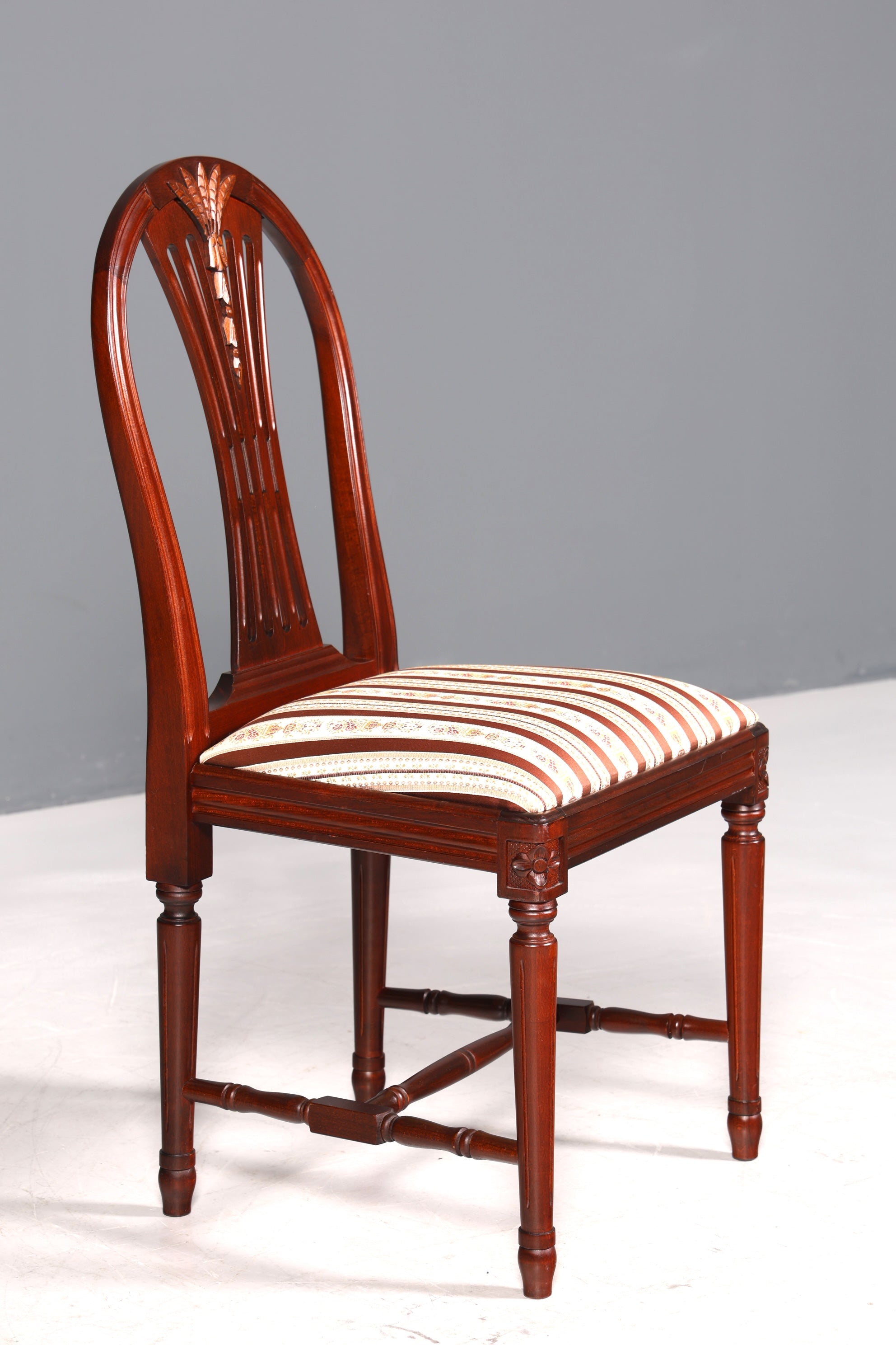 Belle chaise de style gustavien, chaise de cuisine anglaise, chaise secrétaire de style ancien