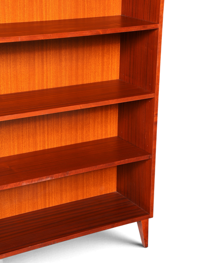 Hauptstadt Möblerei Mid Century Bücherregal aus massivem Holz mit verstellbaren Regalböden im 60er Jahre Design