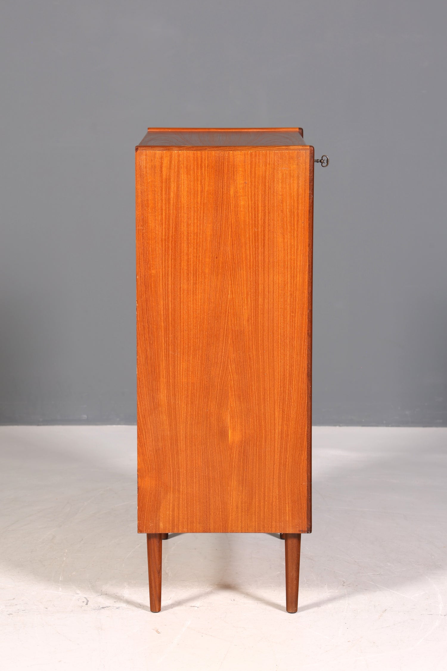 Magnifique commode rétro en teck, style années 60/70, design danois.