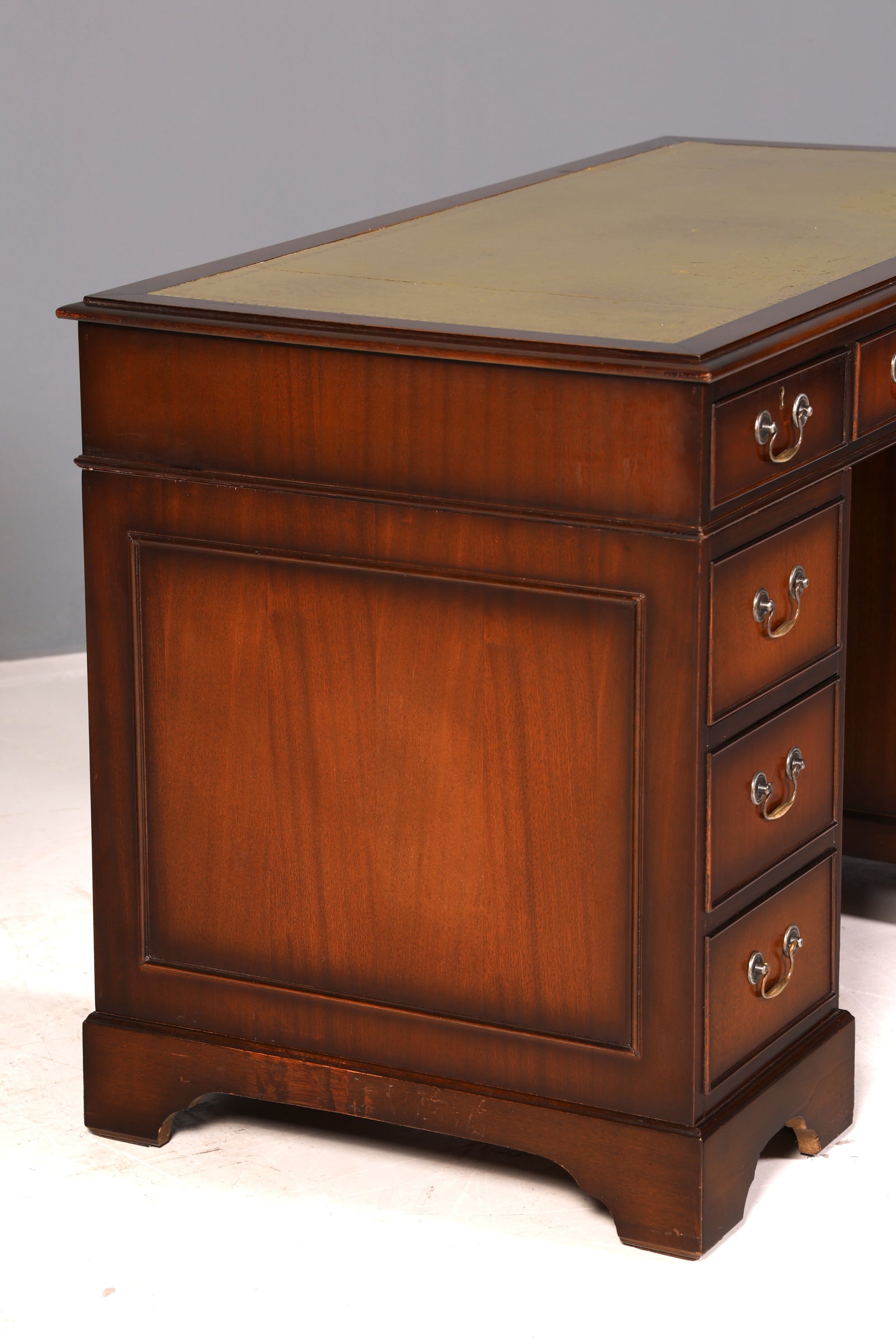 Wunderschöner Englischer Schreibtisch Mahagoni echt Lederauflage Bürotisch Antik Office Desk Vintage