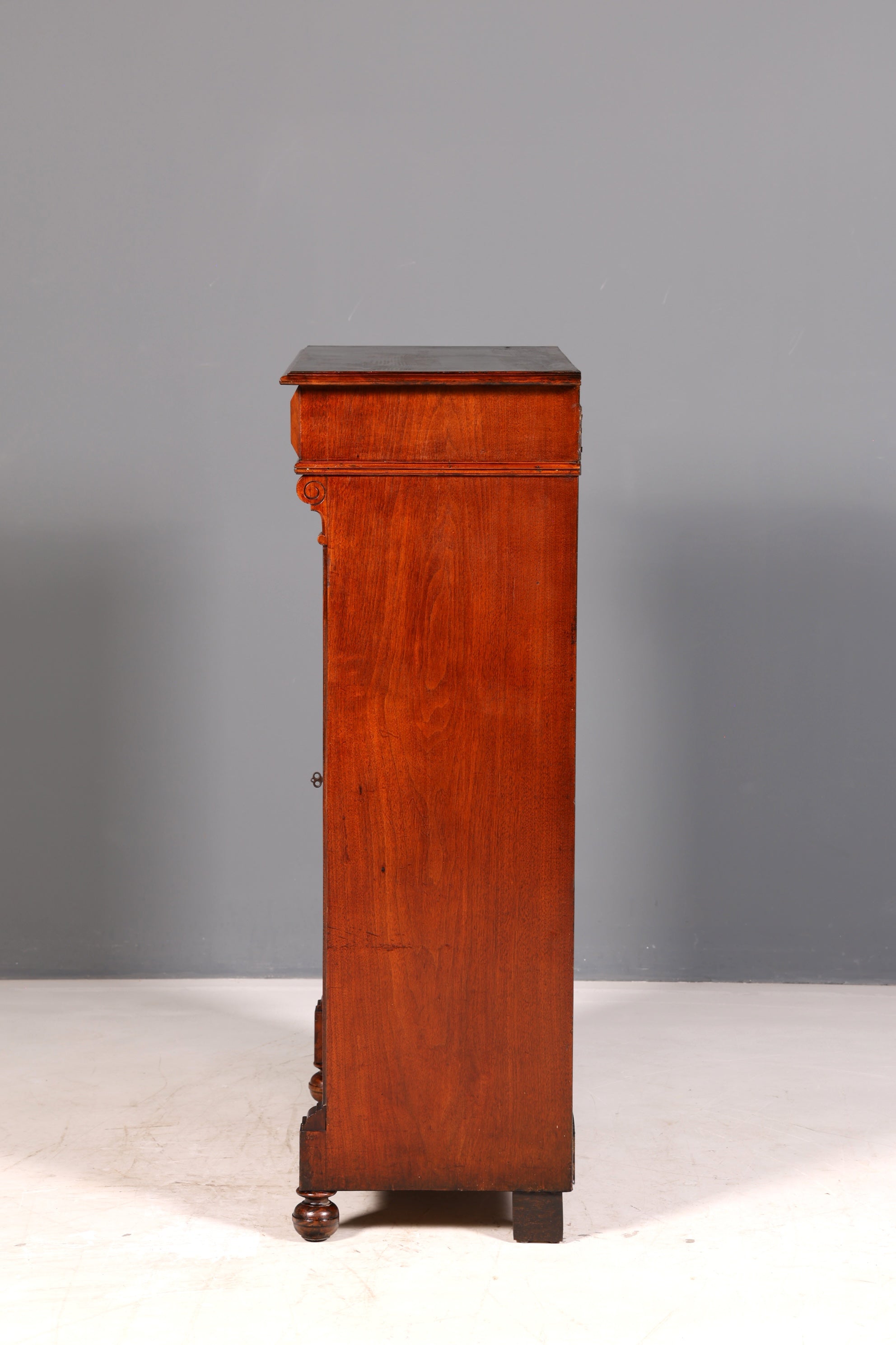 Stilvoller Gründerzeit Schrank Antik Vertiko Jugendstil Kommode Dielenschrank Massivholz