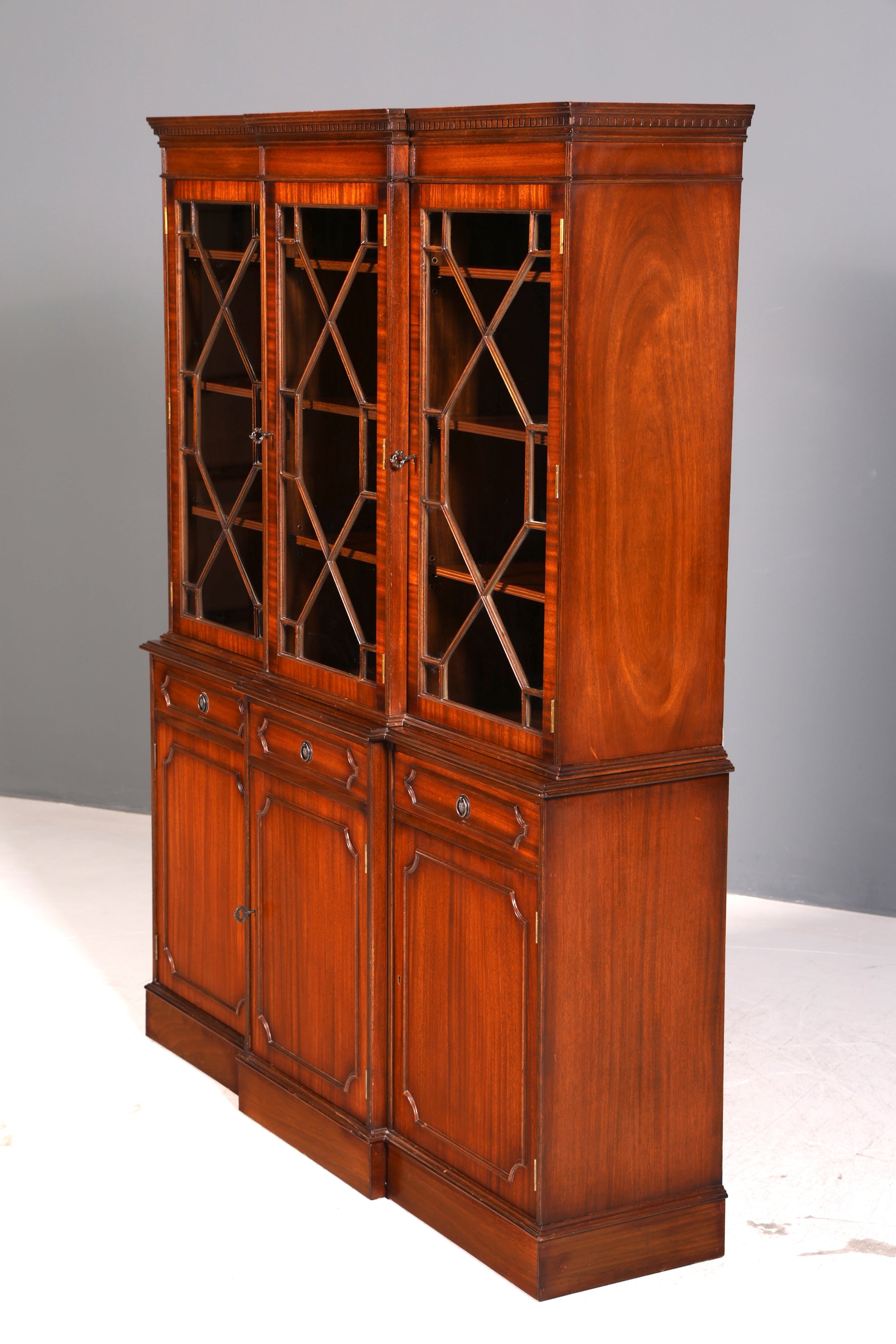 Beeindruckende Englische Vitrine Mahagoni Bibliothek Bücherschrank Glasvitrine Buffet Schrank Antik Vintage