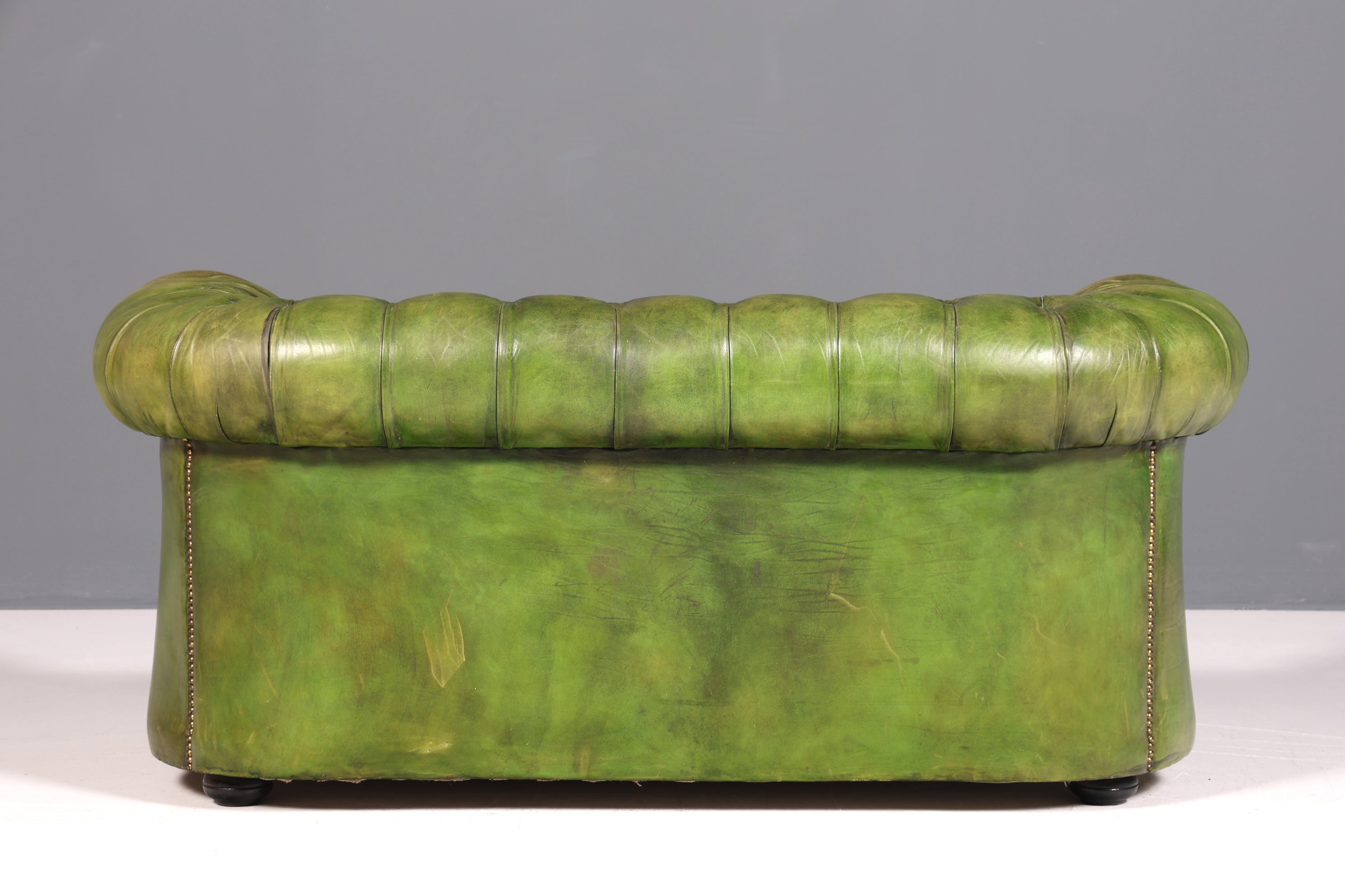 Magnifique canapé Chesterfield original 2 places, vert anglais, cuir véritable, canapé 2 places