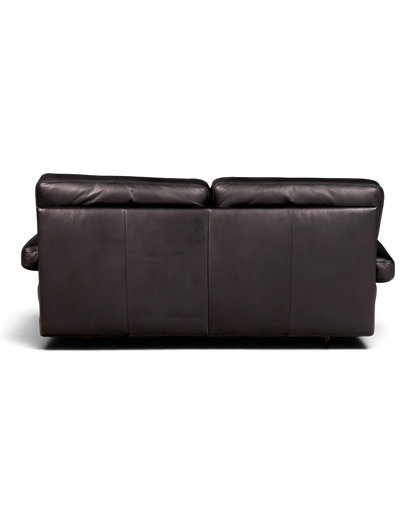Rückansicht eines schwarzen Ledersofas H848 Finish von Hauptstadt Möblerei vor weißem Hintergrund