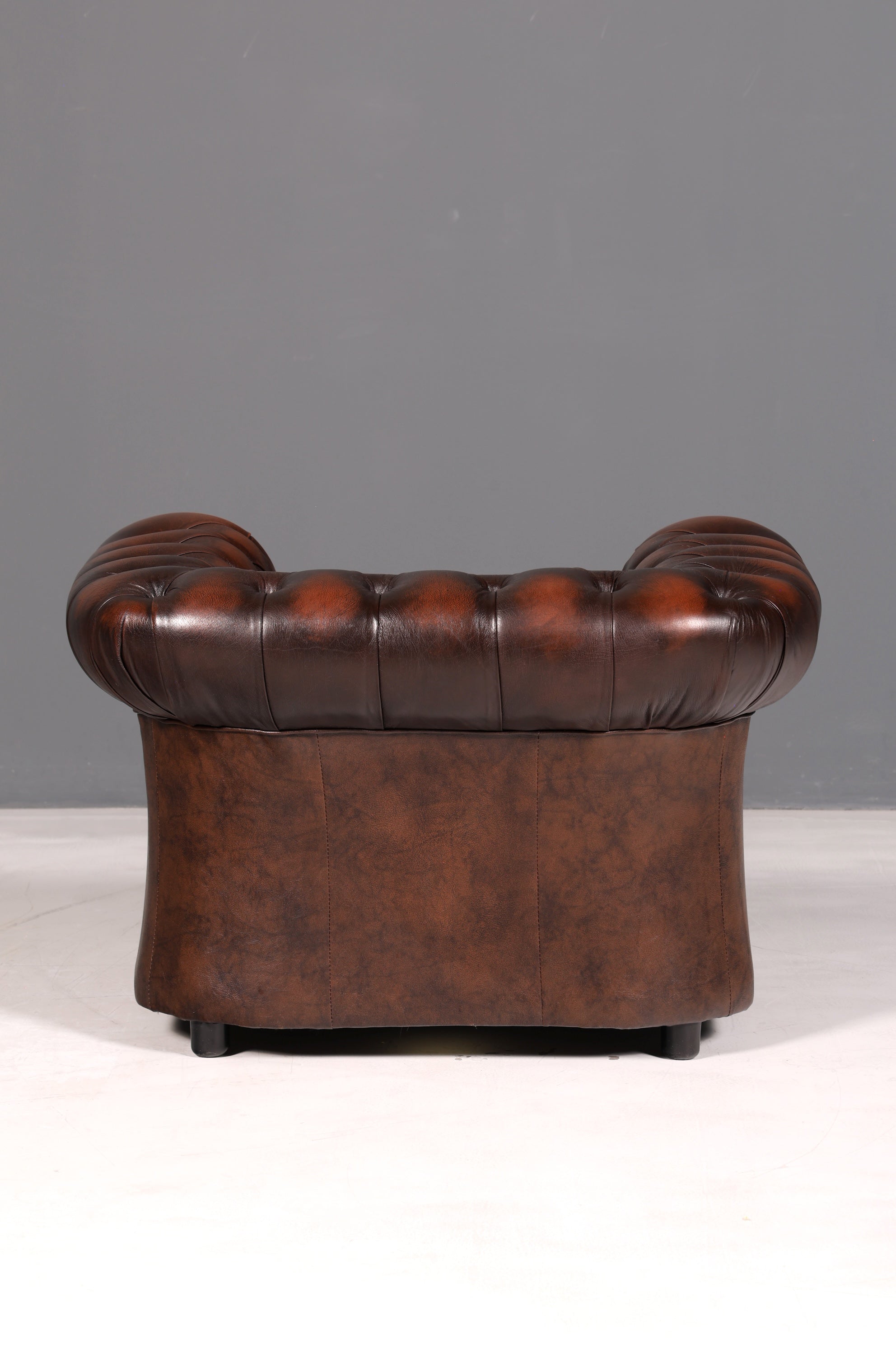 Élégant fauteuil Chesterfield Centurion original, fauteuil anglais à accoudoirs, fauteuil de gentleman en cuir, Angleterre