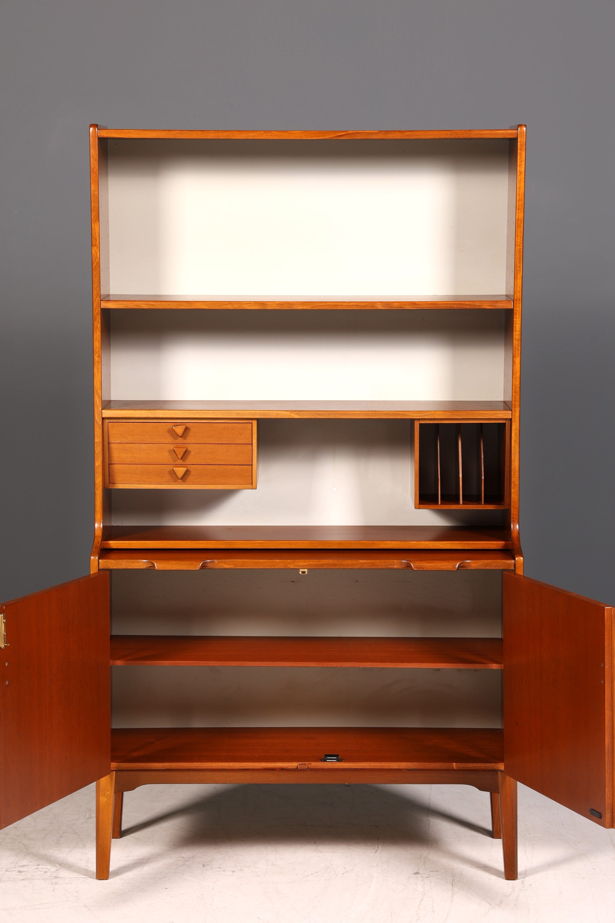 Wunderschöner Mid Century Schrank Bücherregal Danish Design Hugo Troeds Vintage Sekretär Highboard Holz Regal