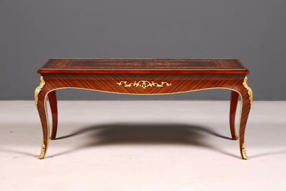 Table basse de style baroque au design raffiné, incrustations en laiton antique, table de salon avec tablette
