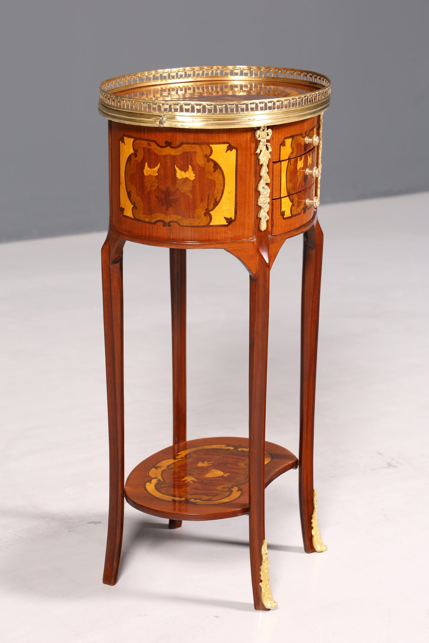 Wunderschöner Barock Louis XV Stil Beistelltisch Ablagetisch massiv Kommode Antik Stil