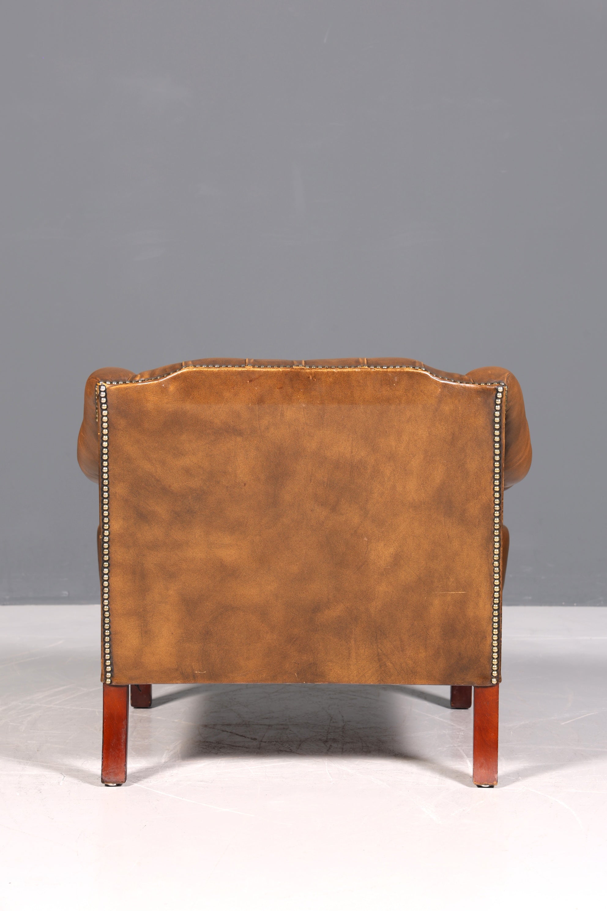 Magnifique et rare fauteuil Chesterfield, fauteuil anglais en cuir, fauteuil de gentleman, 1 sur 2