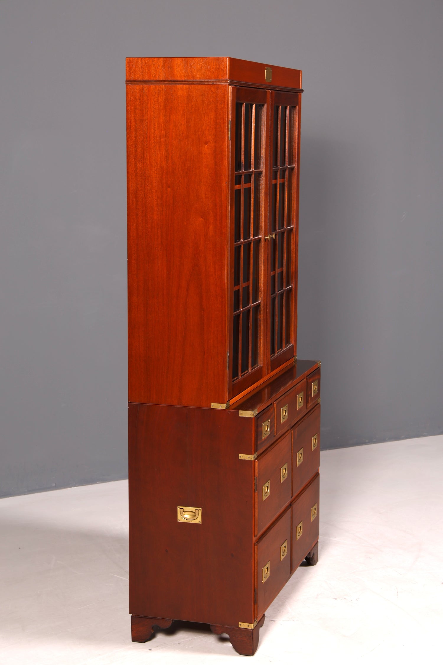 Beeindruckender Maritimer Vitrinenschrank Englischer Schrank echt Holz Bibliothek Englische Anrichte