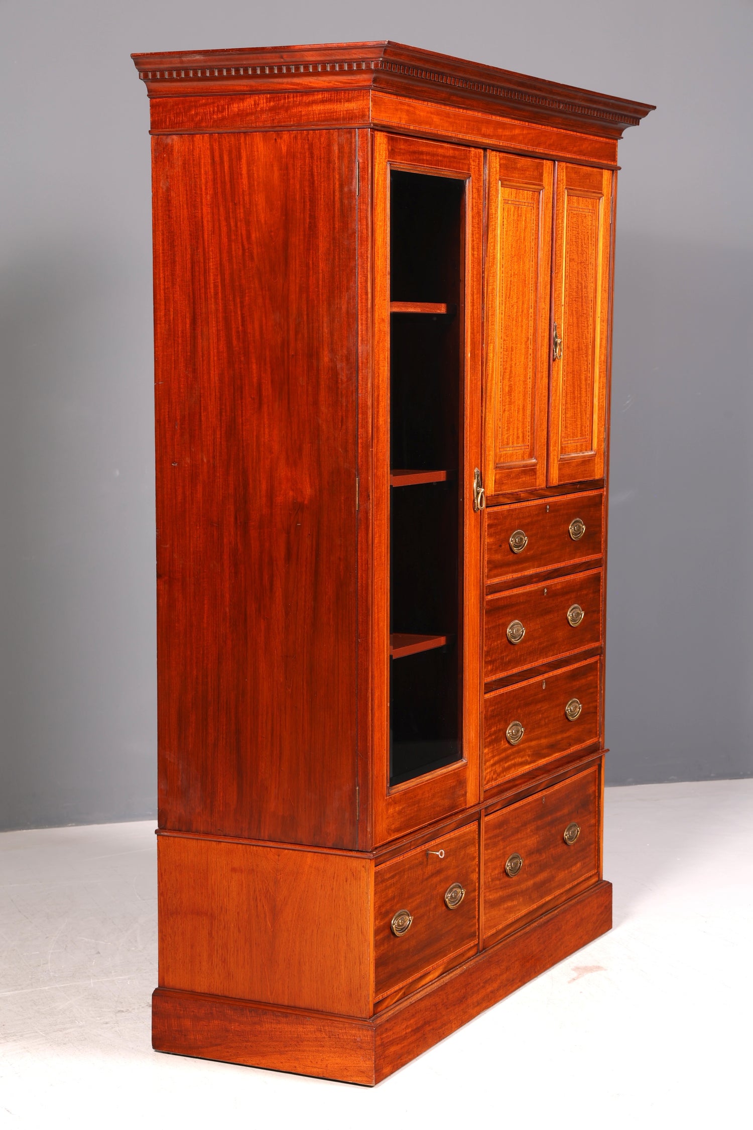 Beeindruckender Antiker Englischer Vitrine Kleiderschrank Wäscheschrank Dielenschrank Schrank Vintage