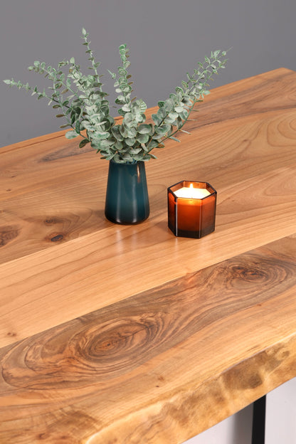 Traumhafter Nussbaum Tisch 140cm-100cm Esszimmer Tisch Baumkanten Platte Massiv Holz Küchentisch