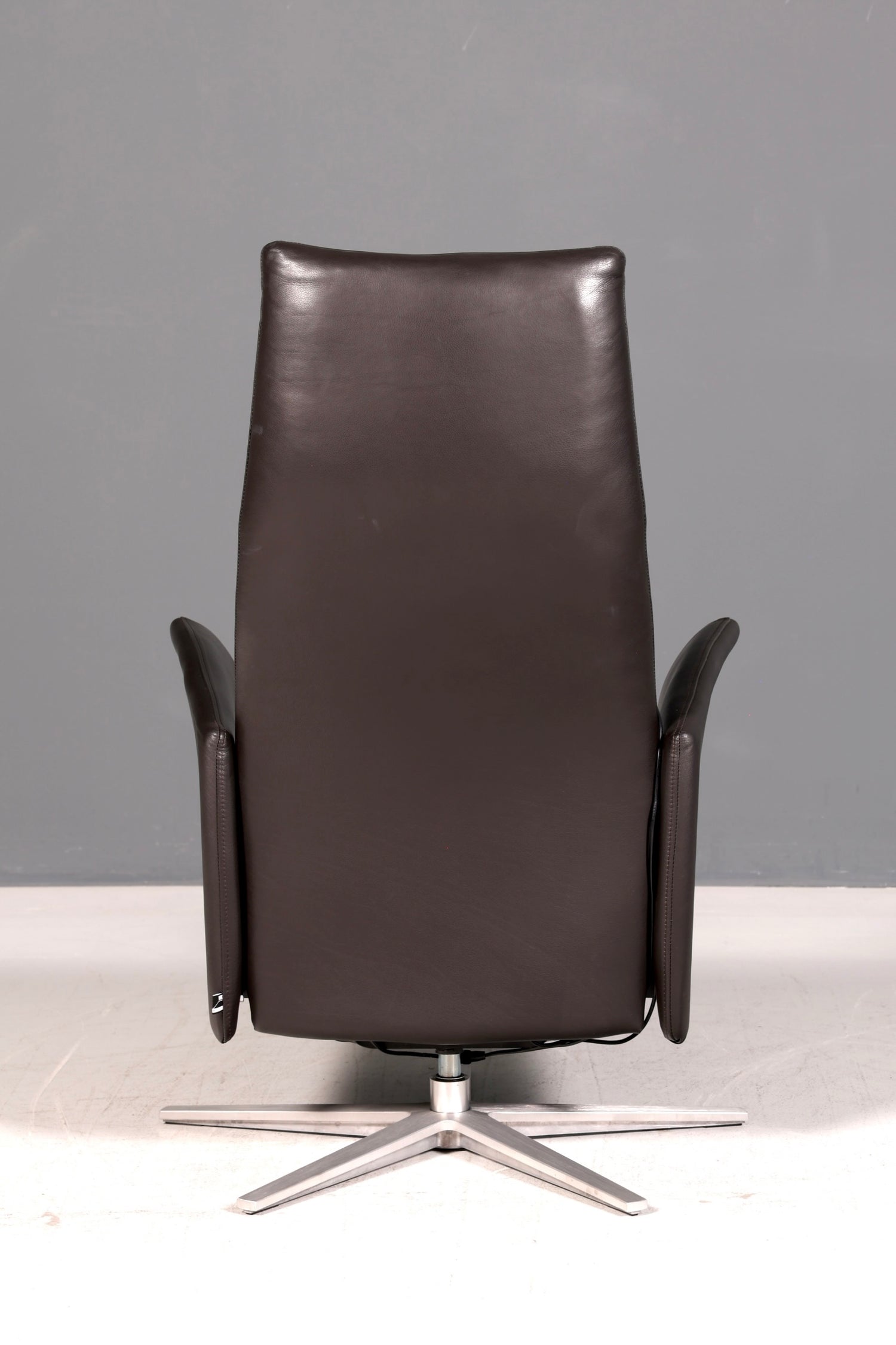 Wunderschöner Mid Century Relaxsessel echt Leder Fernsehsessel elektrisch verstellbar Lesesessel Komfort Design Ledersessel