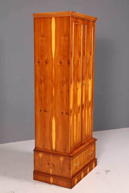 Wunderschöner Englischer Kleiderschrank Dielenschrank Wäscheschrank Schrank Antik Massivholz Vintage