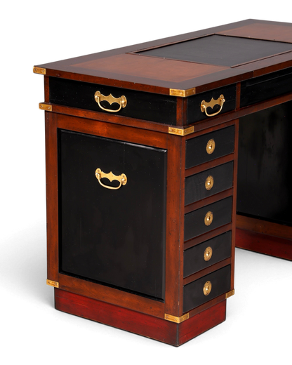 Hauptstadt Möblerei maritimer Schreibtisch im Military Chest Stil aus Holz mit Lederauflage und Messingbeschlägen