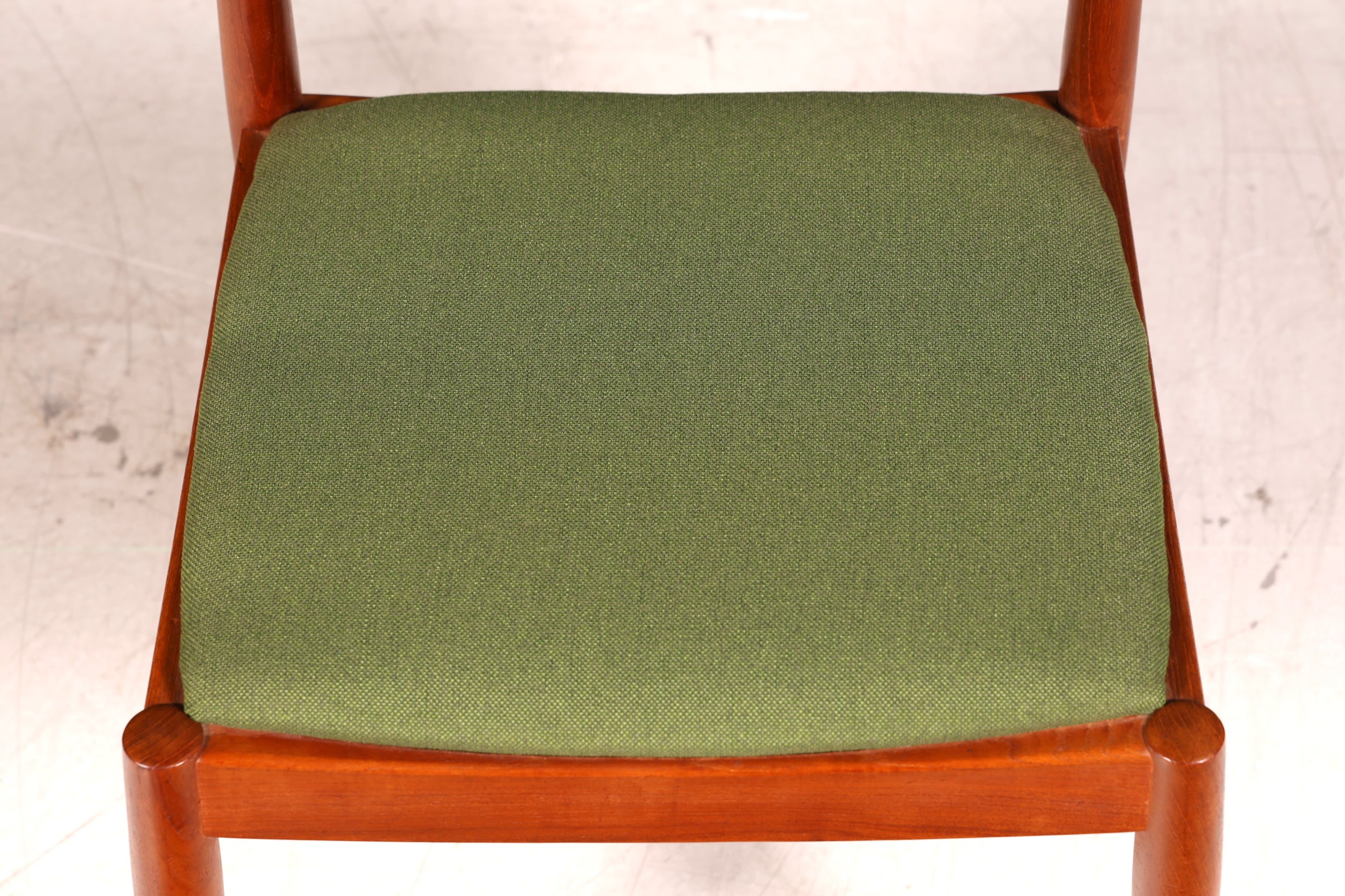Mid Century Esszimmerstuhl Teakholz Henning Kjærnulf Korup Stolefabrik 60er Dänisch