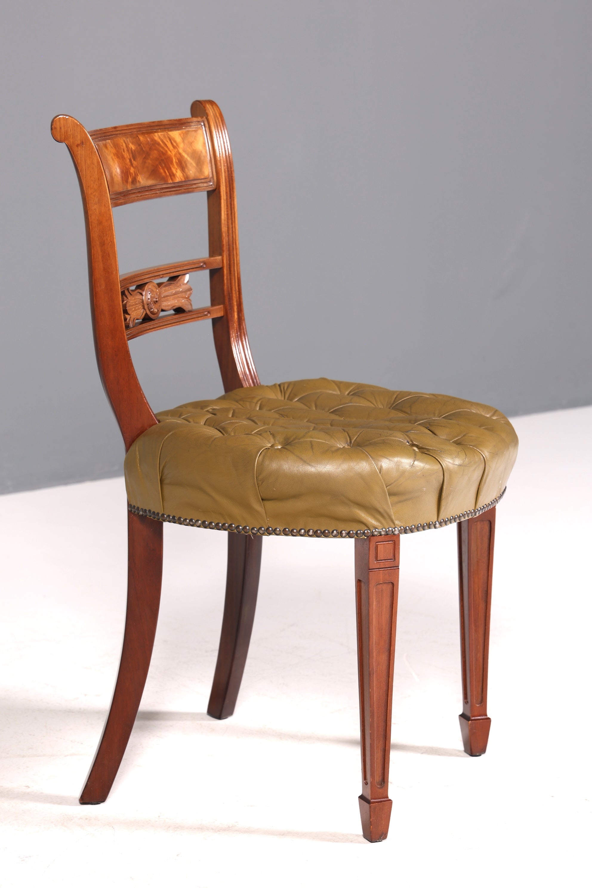 Magnifique fauteuil Chesterfield, chaise secrétaire Anno Dom, chaise de cuisine anglaise en cuir véritable, 3 sur 4