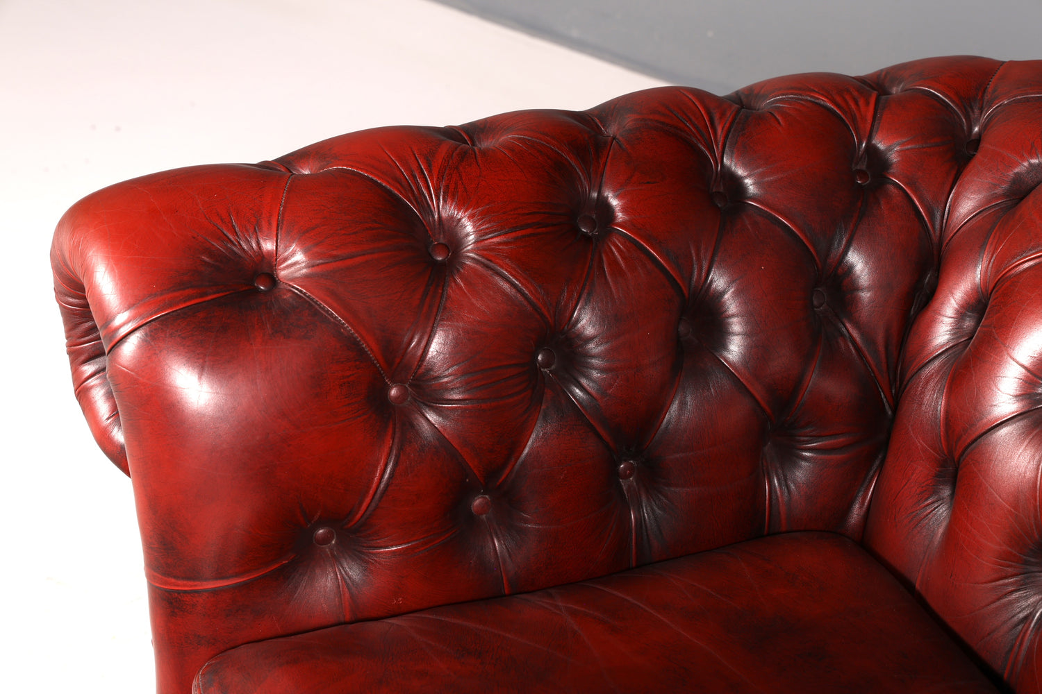 Stilvoller Original Chesterfield Sessel Oxblood Echtleder Englischer Armlehnsessel Herrensessel Antik Ledersessel