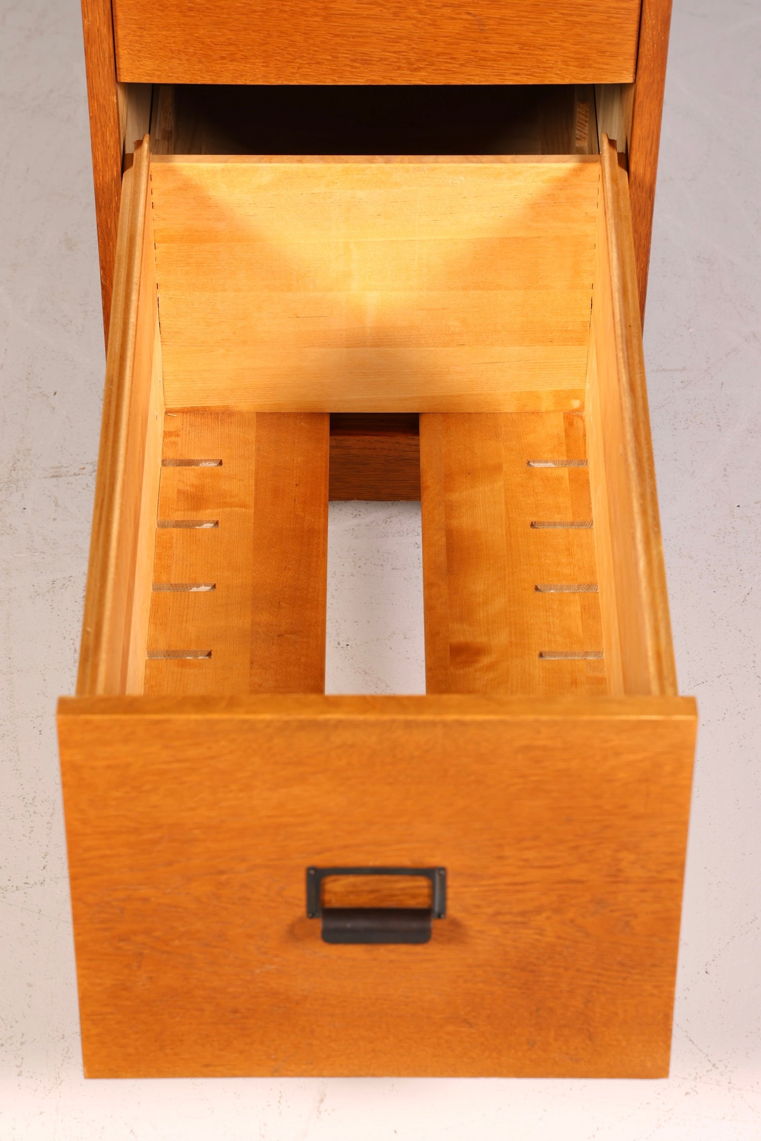 Traumhafter Mid Century Aktenschrank Vintage Apothekerschrank Bauhaus Schubladenkommode Vertiko